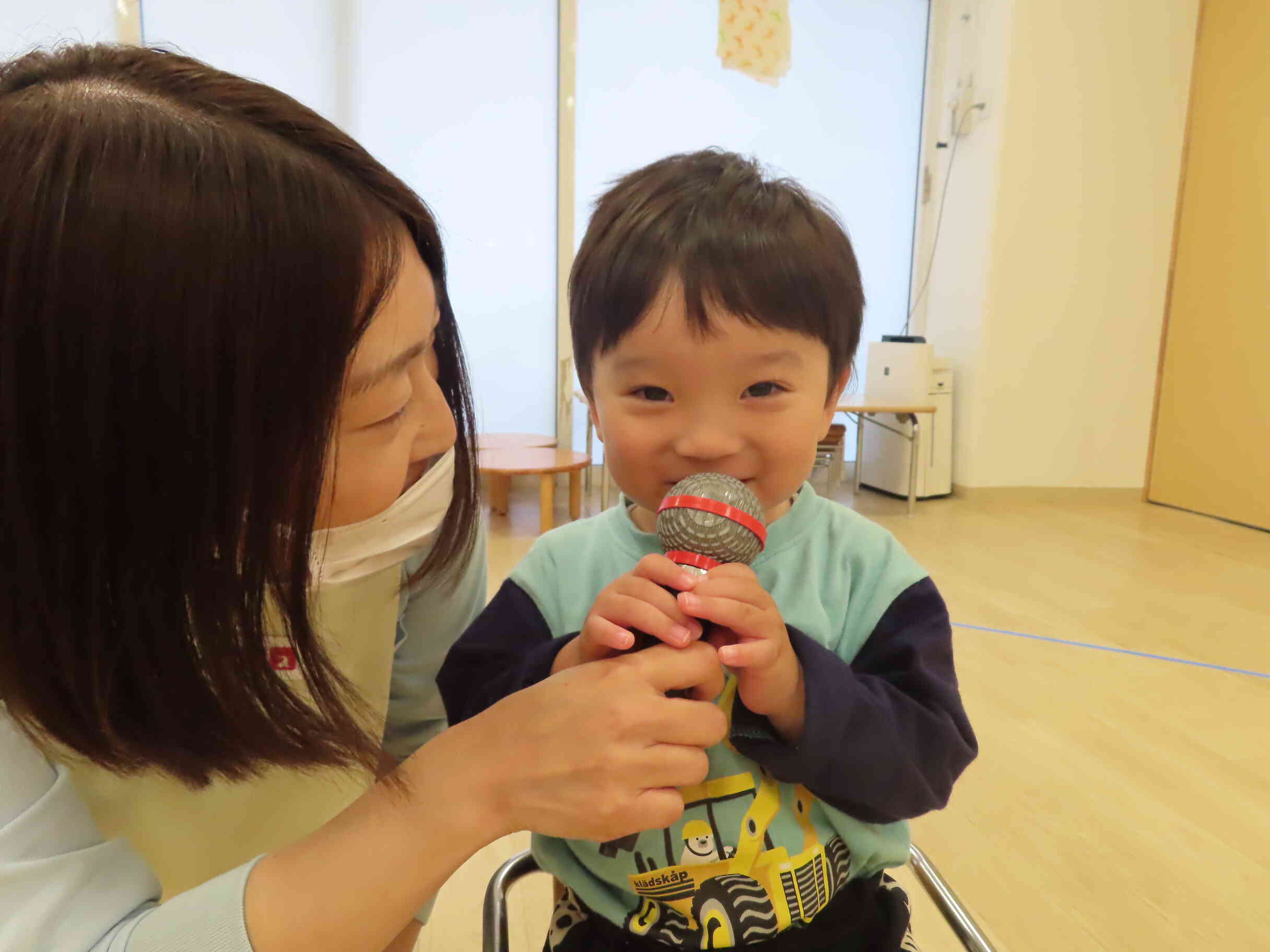 マイクを向けられて、インタビュータイムです♪