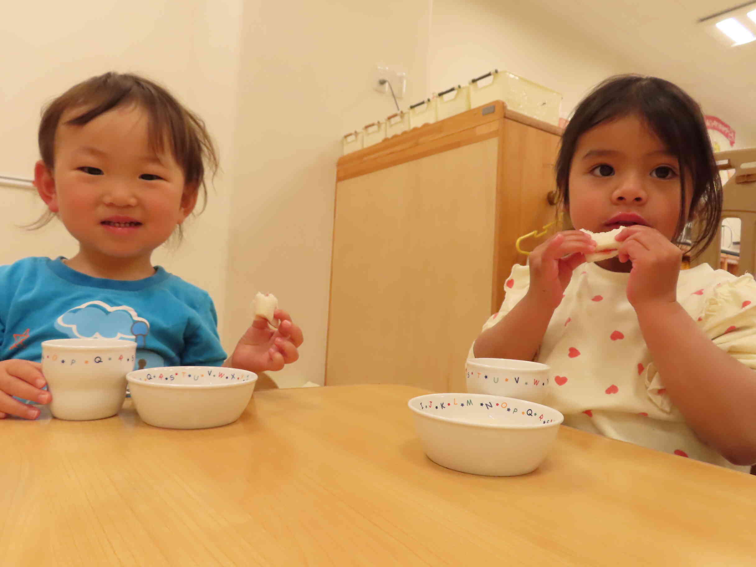 いちごジャムサンド、おいしいね♪