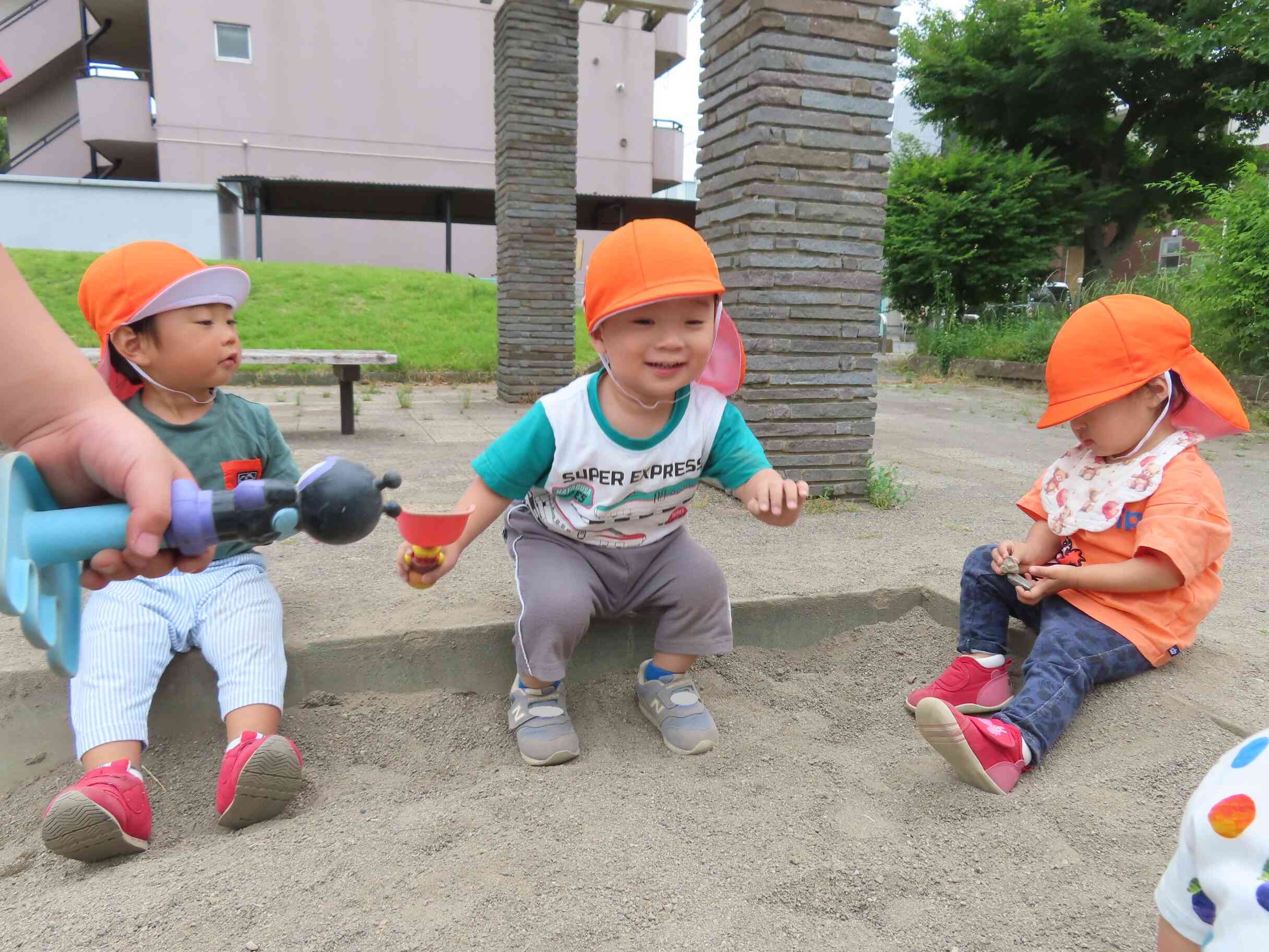 座談会中？