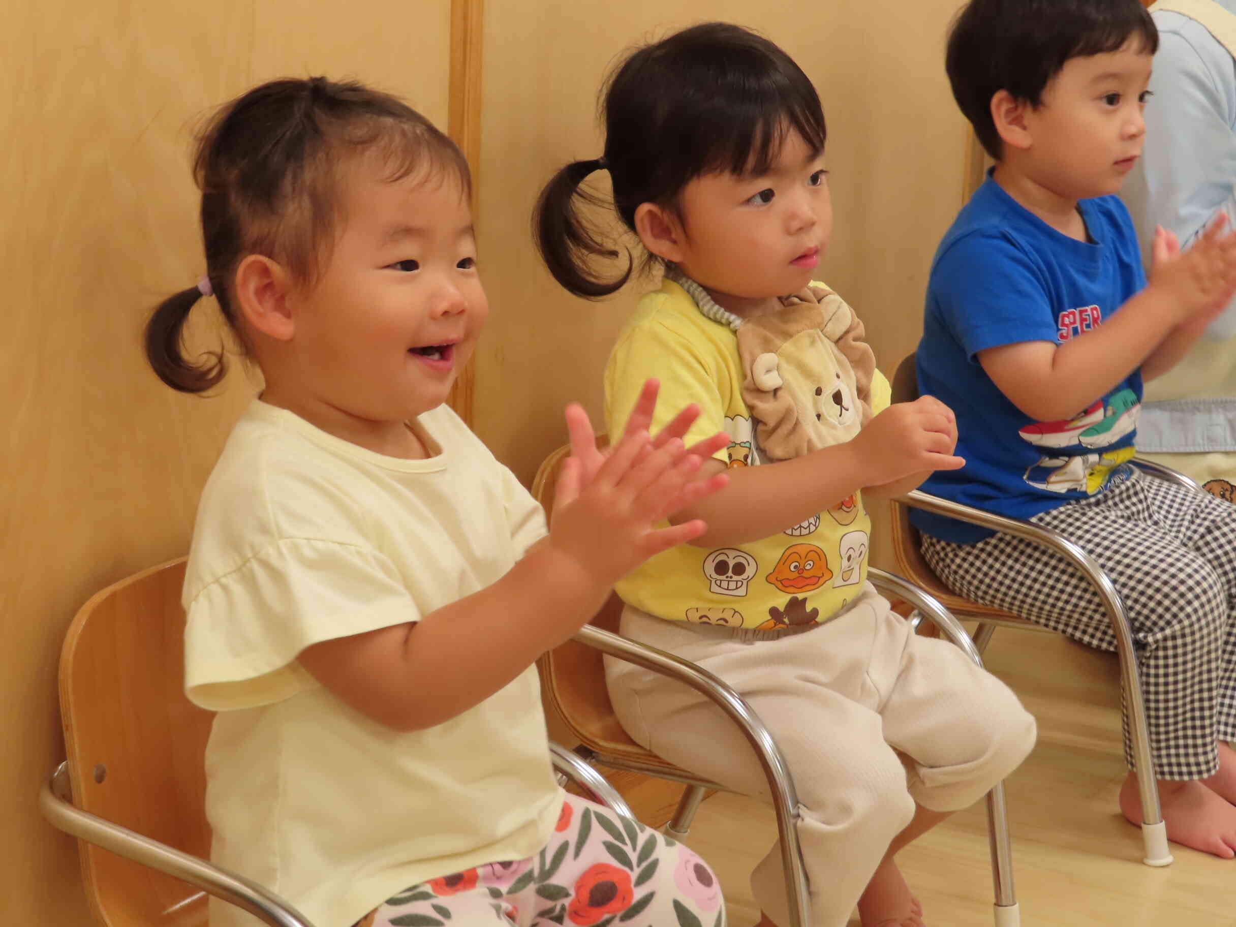 音楽に合わせてノリノリです!