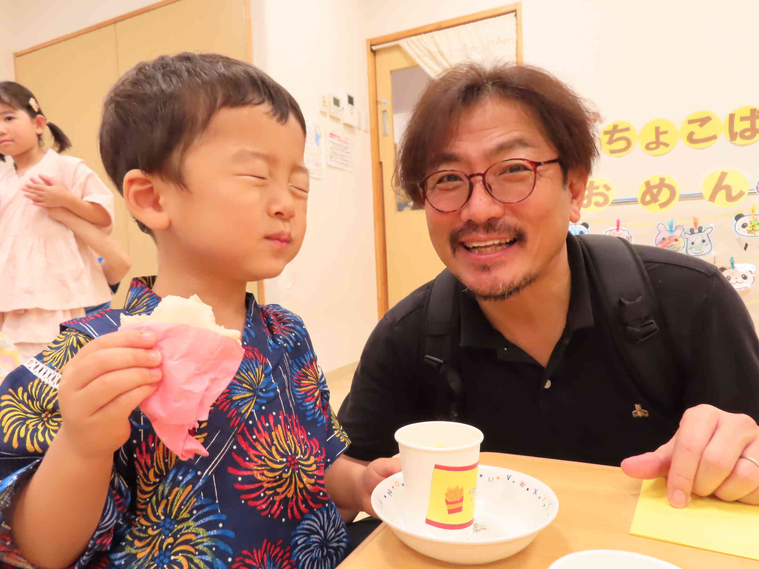 おうちの人と一緒だと、もっとおいしいな～！