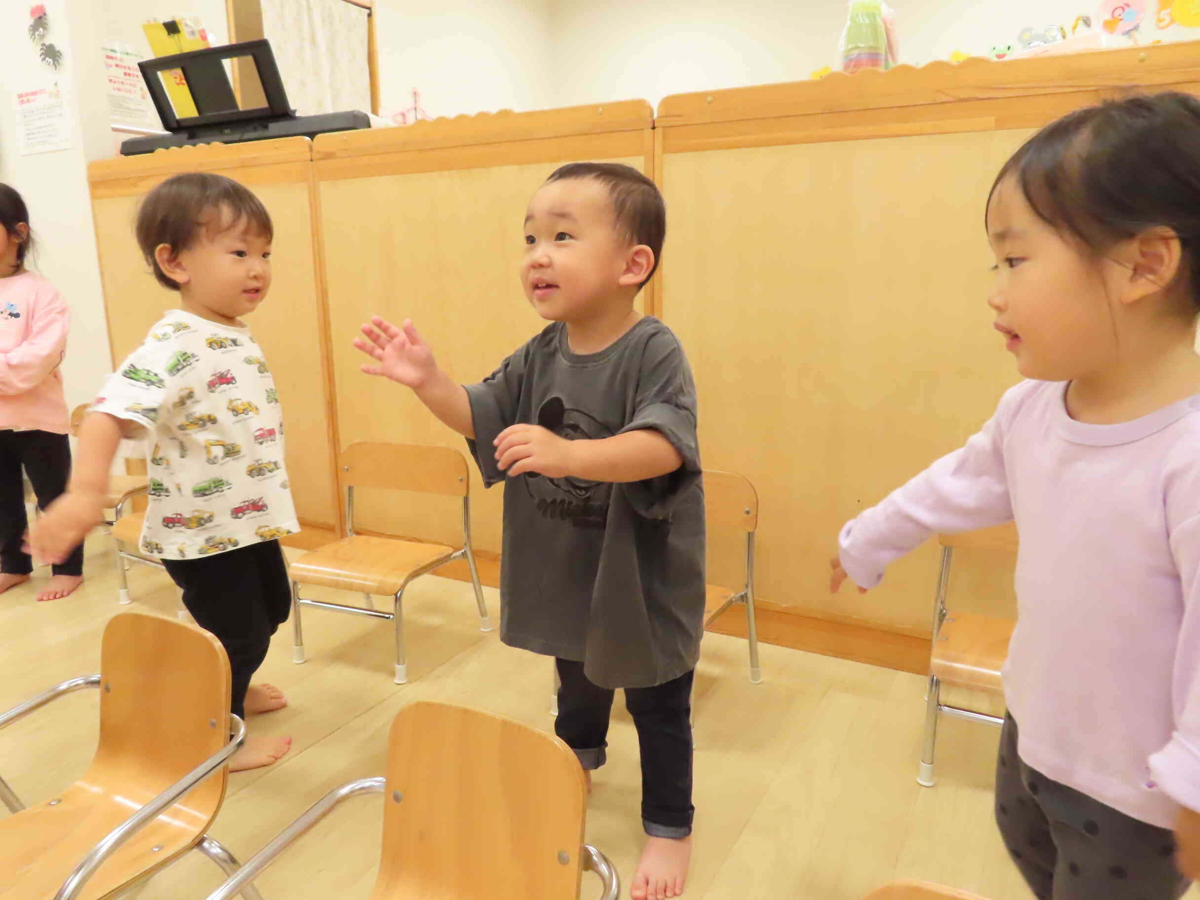 歌に合わせてレッツダンス♪