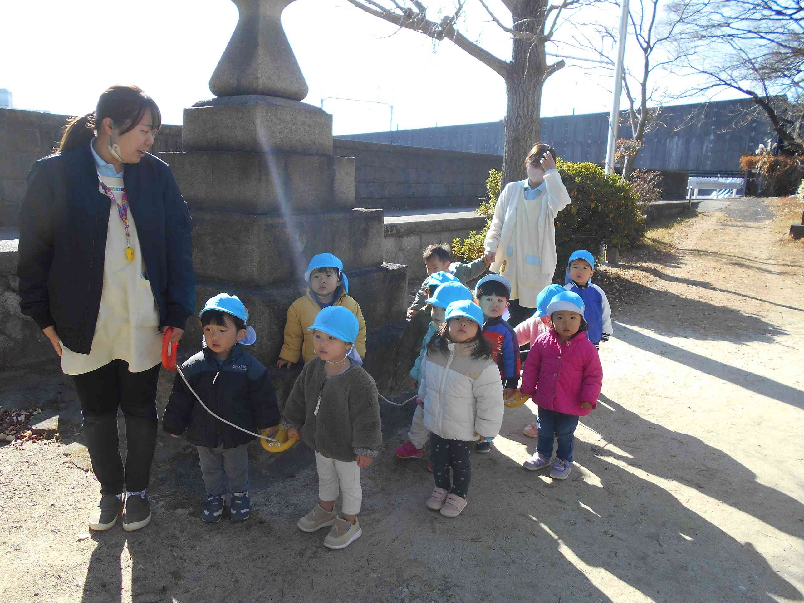 神社にお参りに行きました