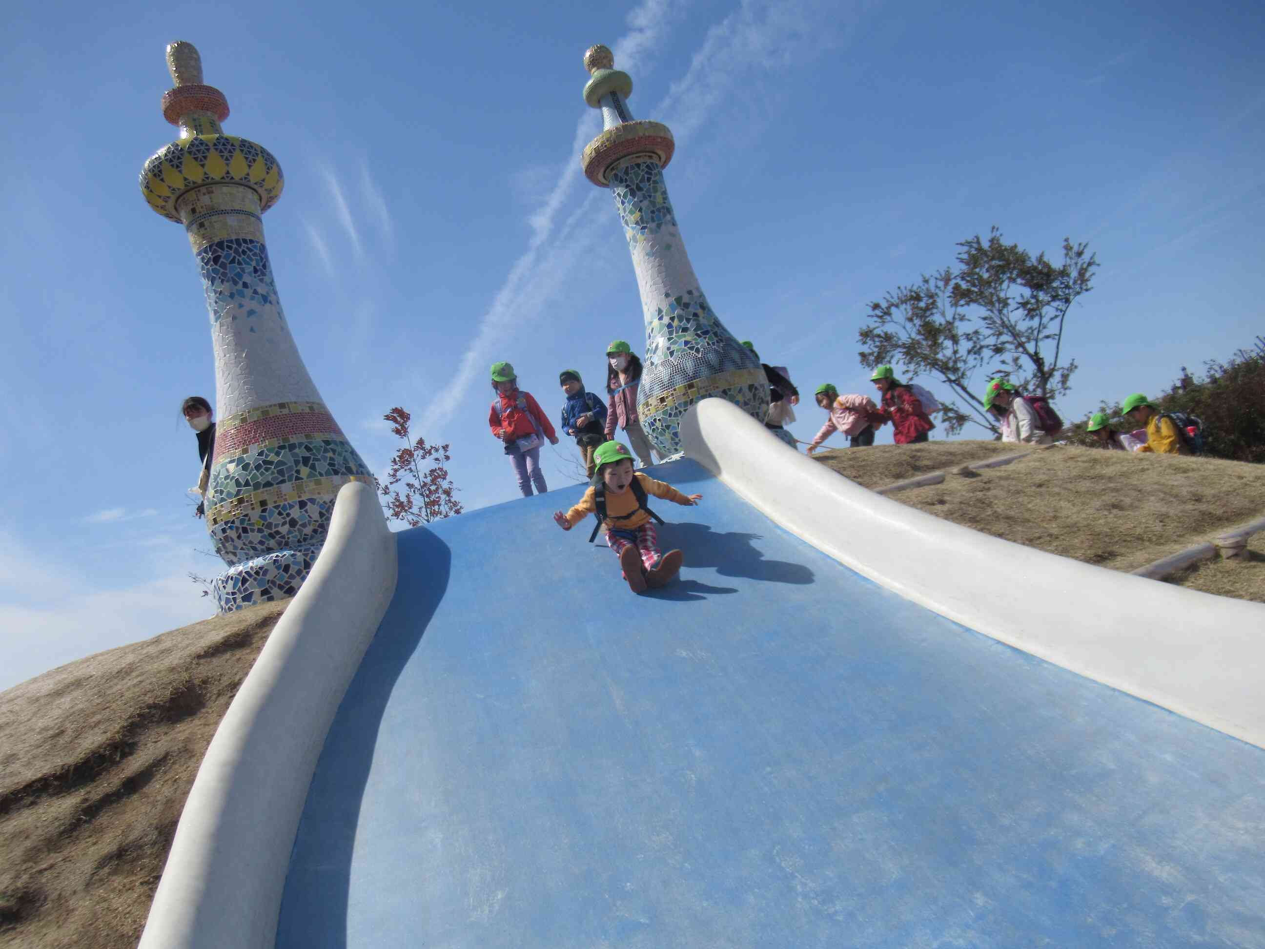 楽しい遊具で思いっきり遊びました！