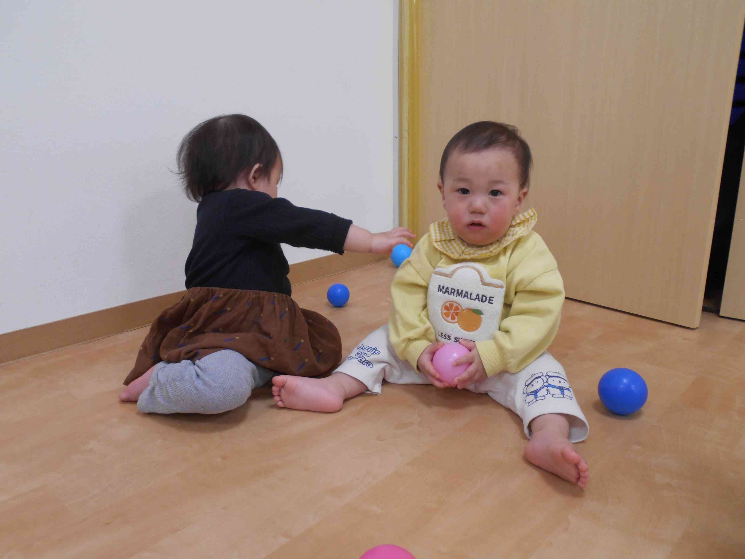 カラーボールであそんだよ!