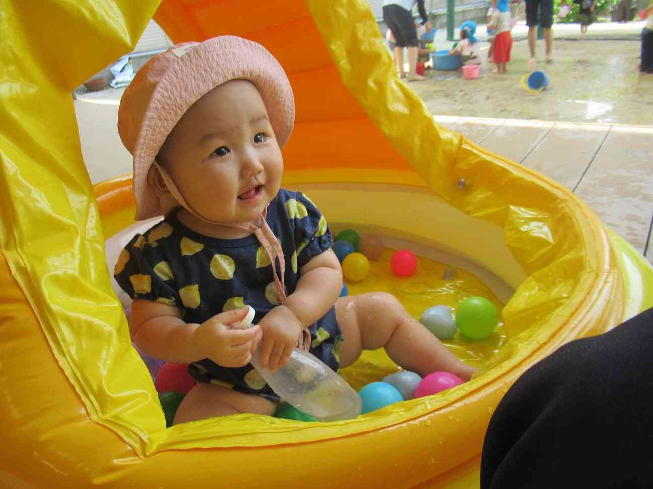 保育園たのしいな♪（ひよこ組・0歳児）