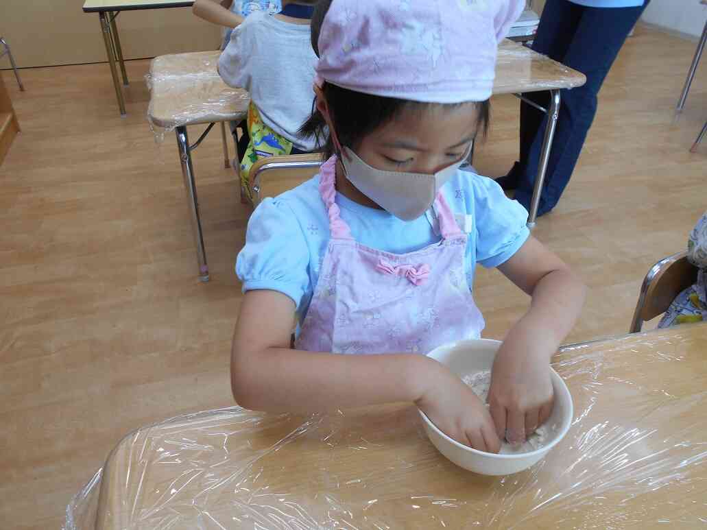 まずは生地作りから