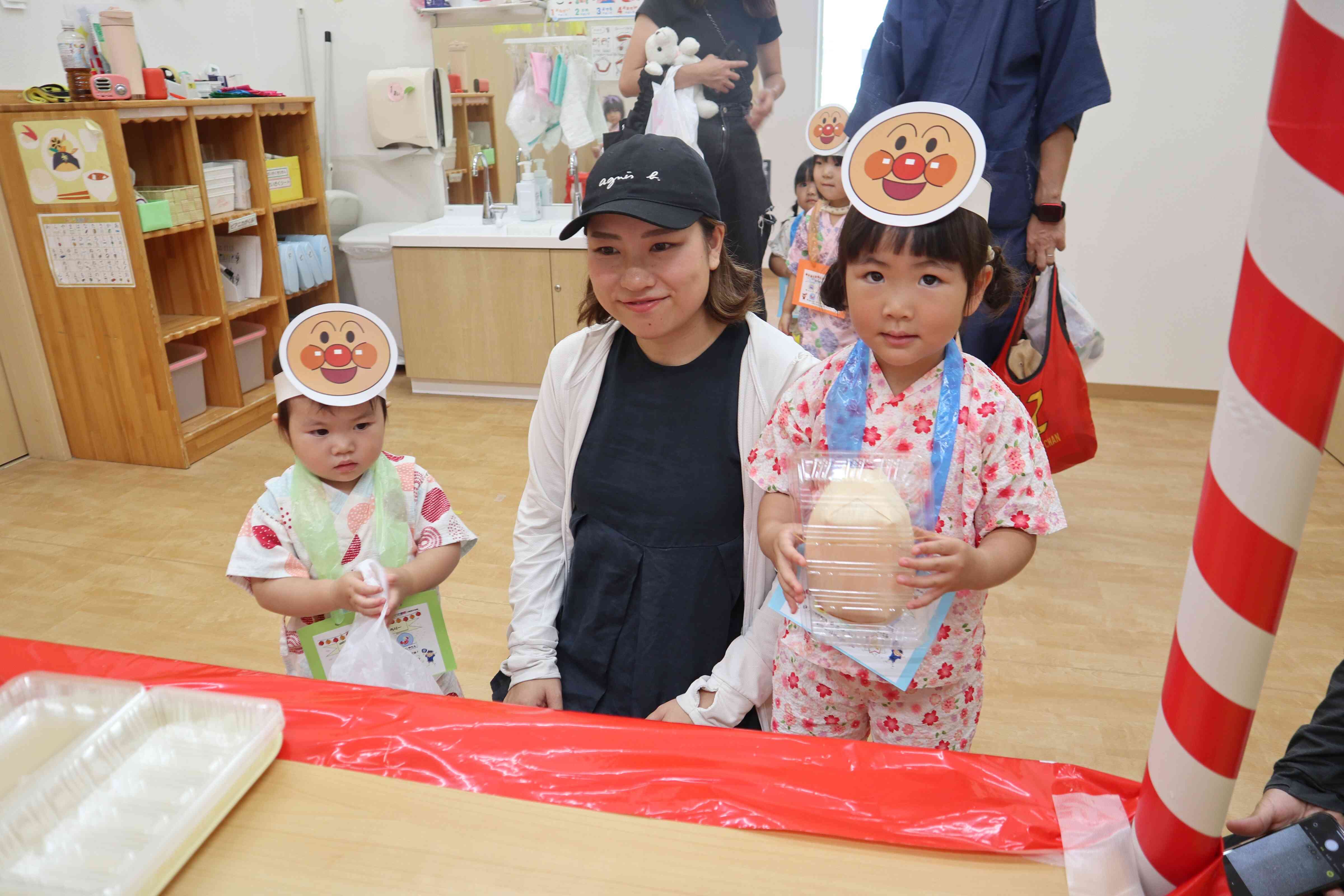 お菓子、どれにしようかな？