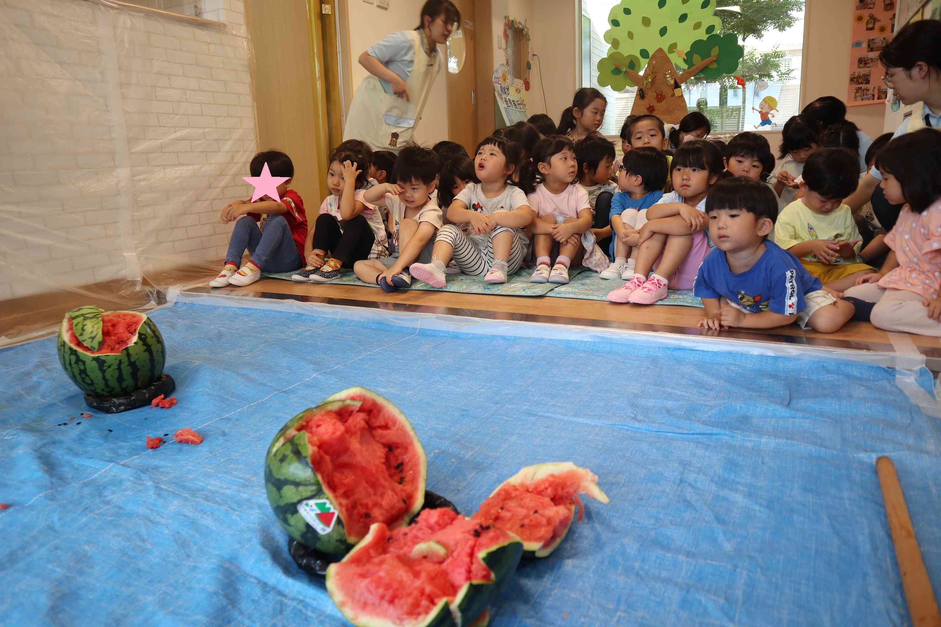 みんなで割ったすいか！