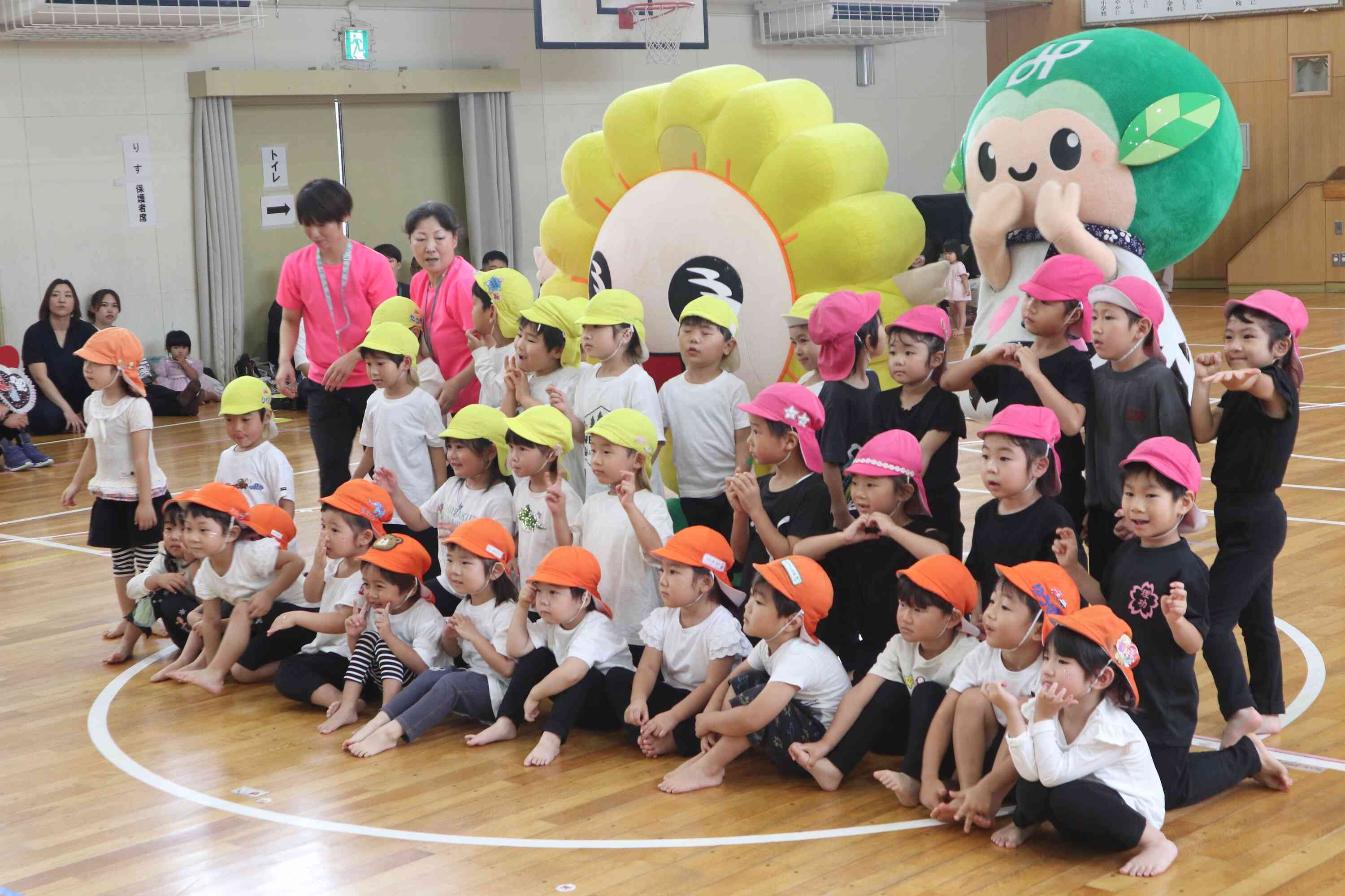 ミオーちゃんとみどりっちと一緒に記念撮影