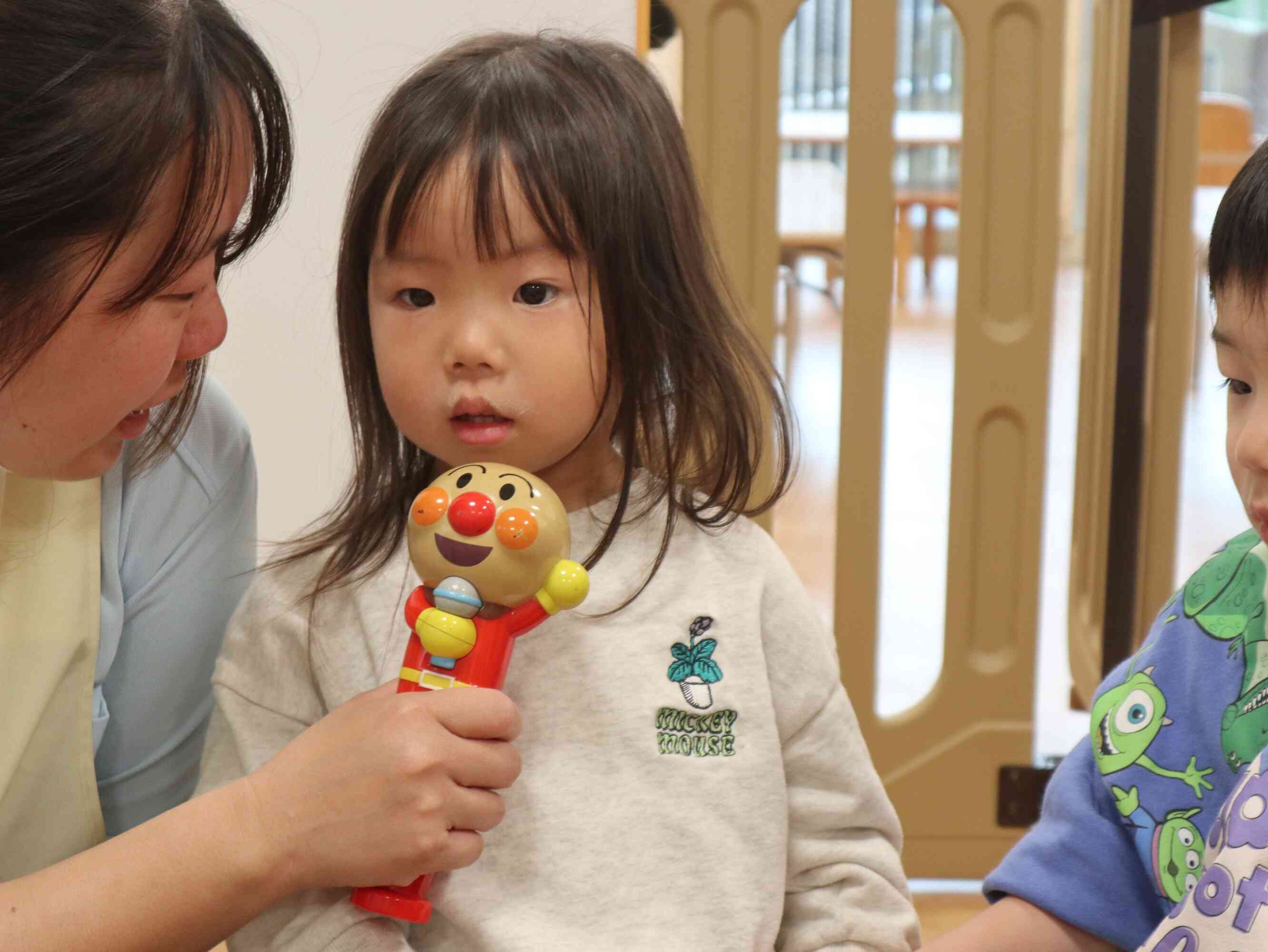 お誕生児さんにインタビューです