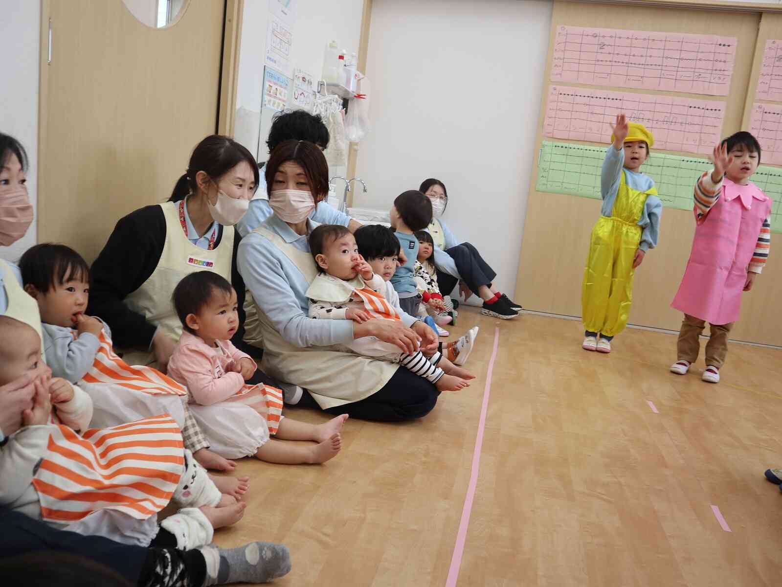 「きりん組さんの劇すごーい！！」集中して見ていました