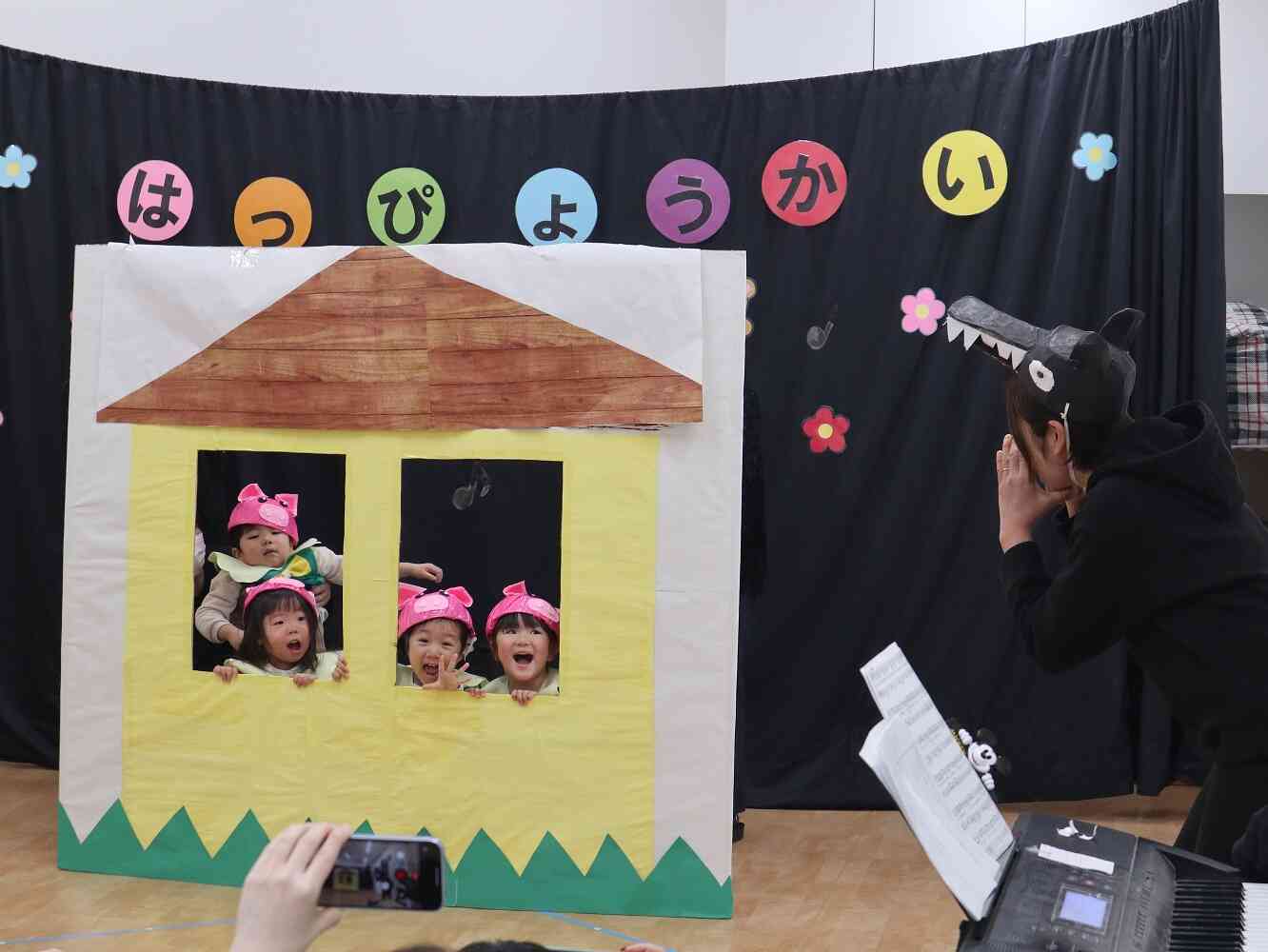 家に入れてというオオカミに「だーめだよー！」と元気にお返事