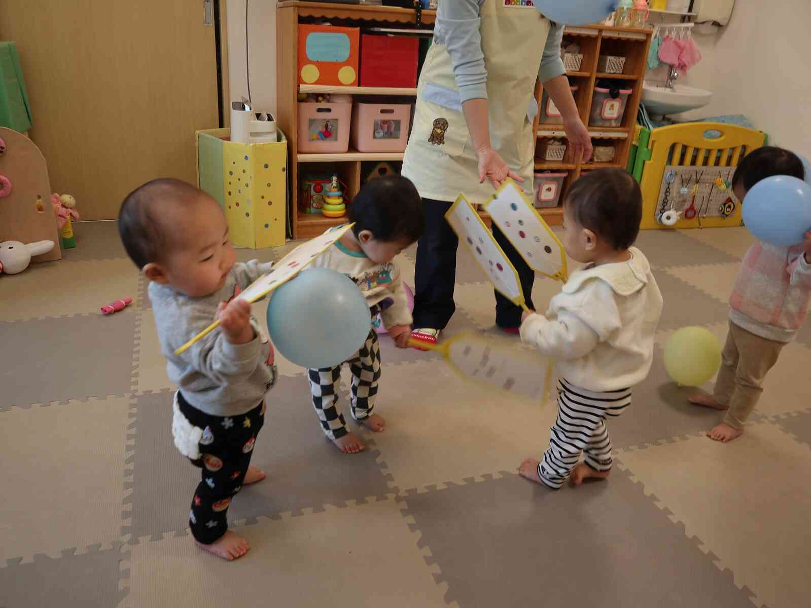 「羽根つき」の様子！