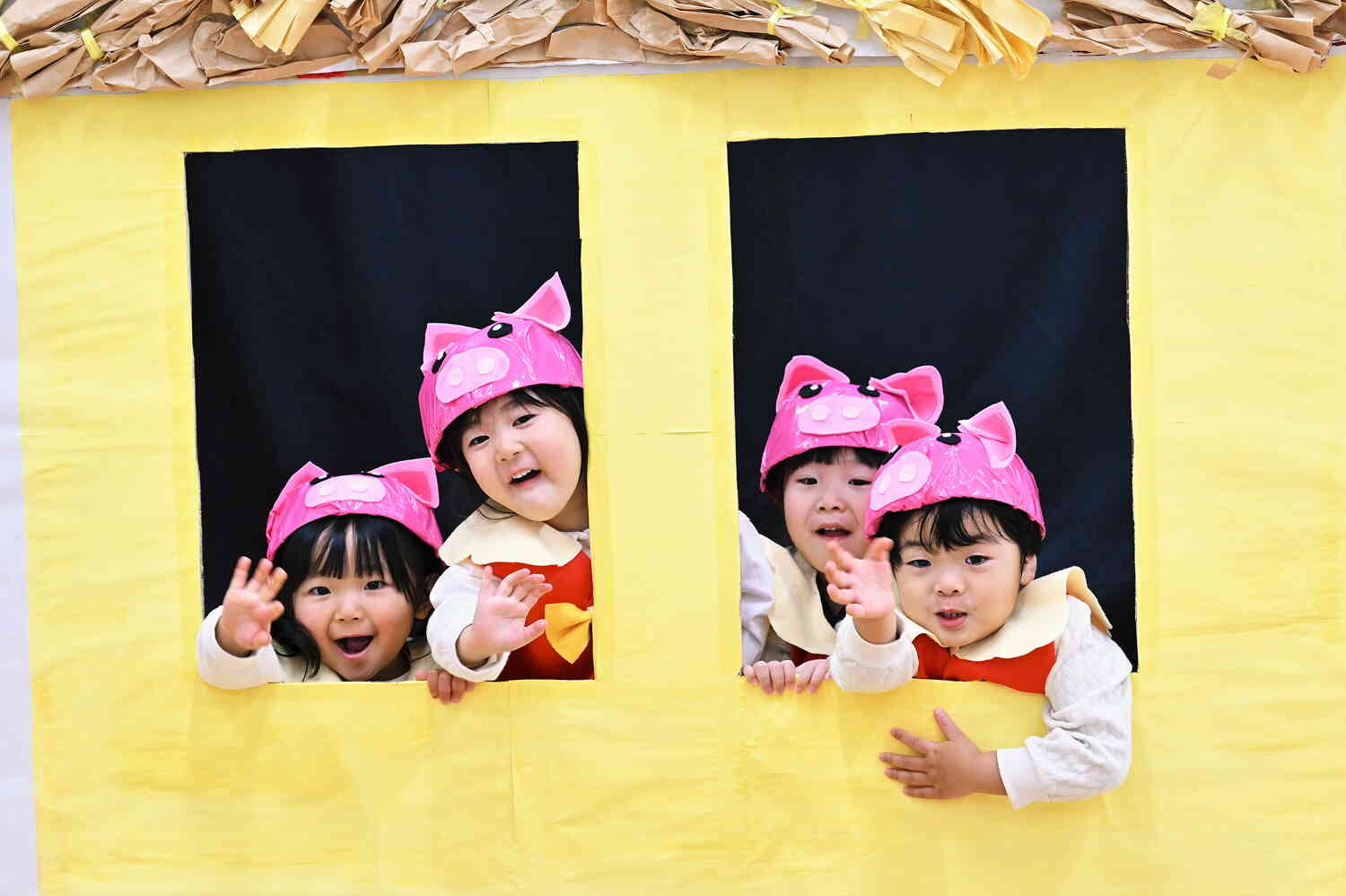 はっぴょうかいごっこ（2歳児・うさぎ組）その１