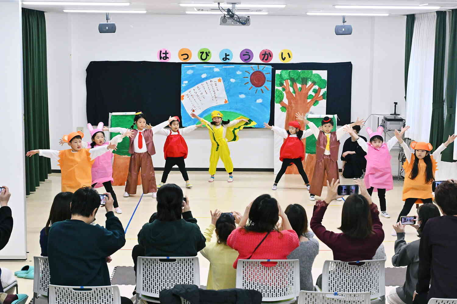 きりん組・オペレッタ劇「みんなともだち」