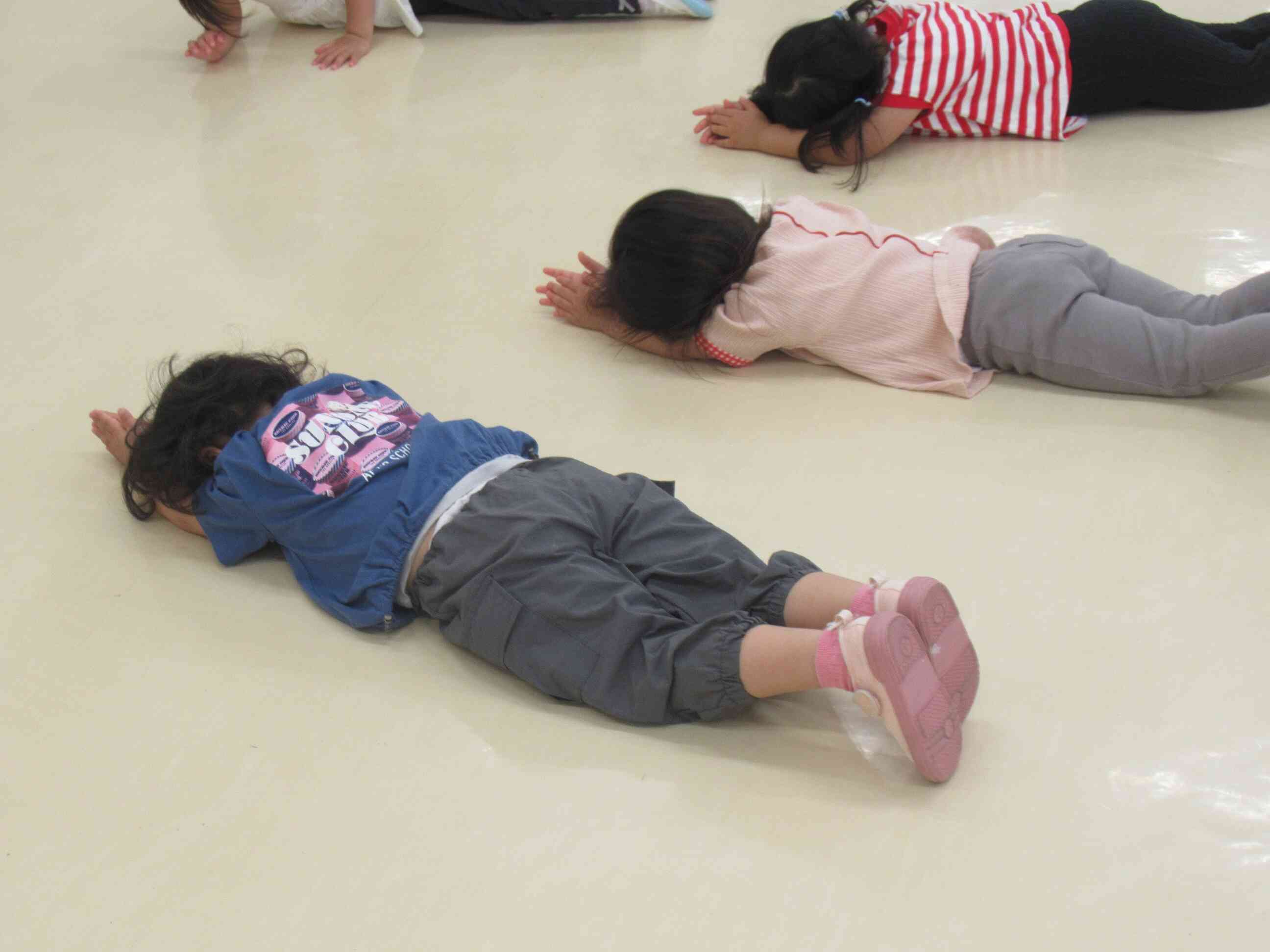 さくらさくらんぼのリズム運動①（幼児組）