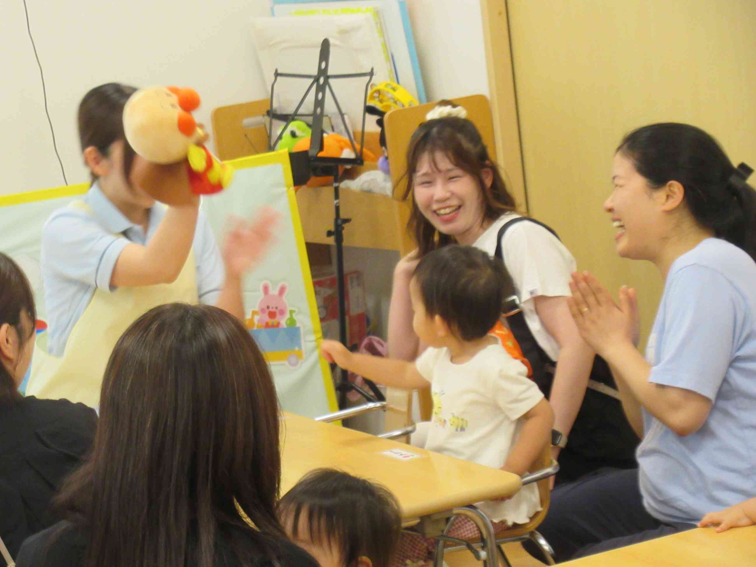 保育園にママやパパが来たよ！（あひる組・1歳児）
