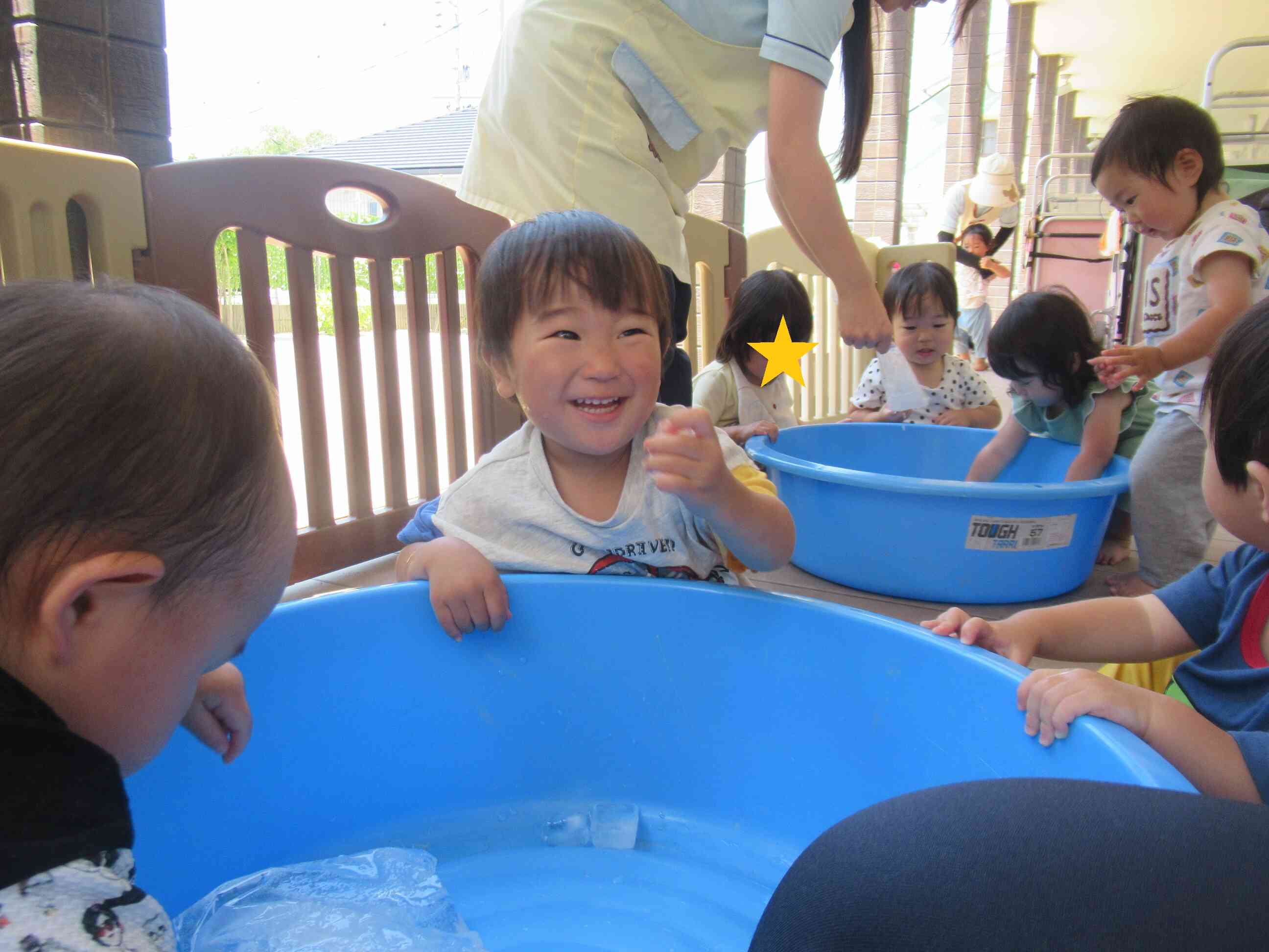 元気いっぱいのあひる組さん♪（１歳児・あひる組）
