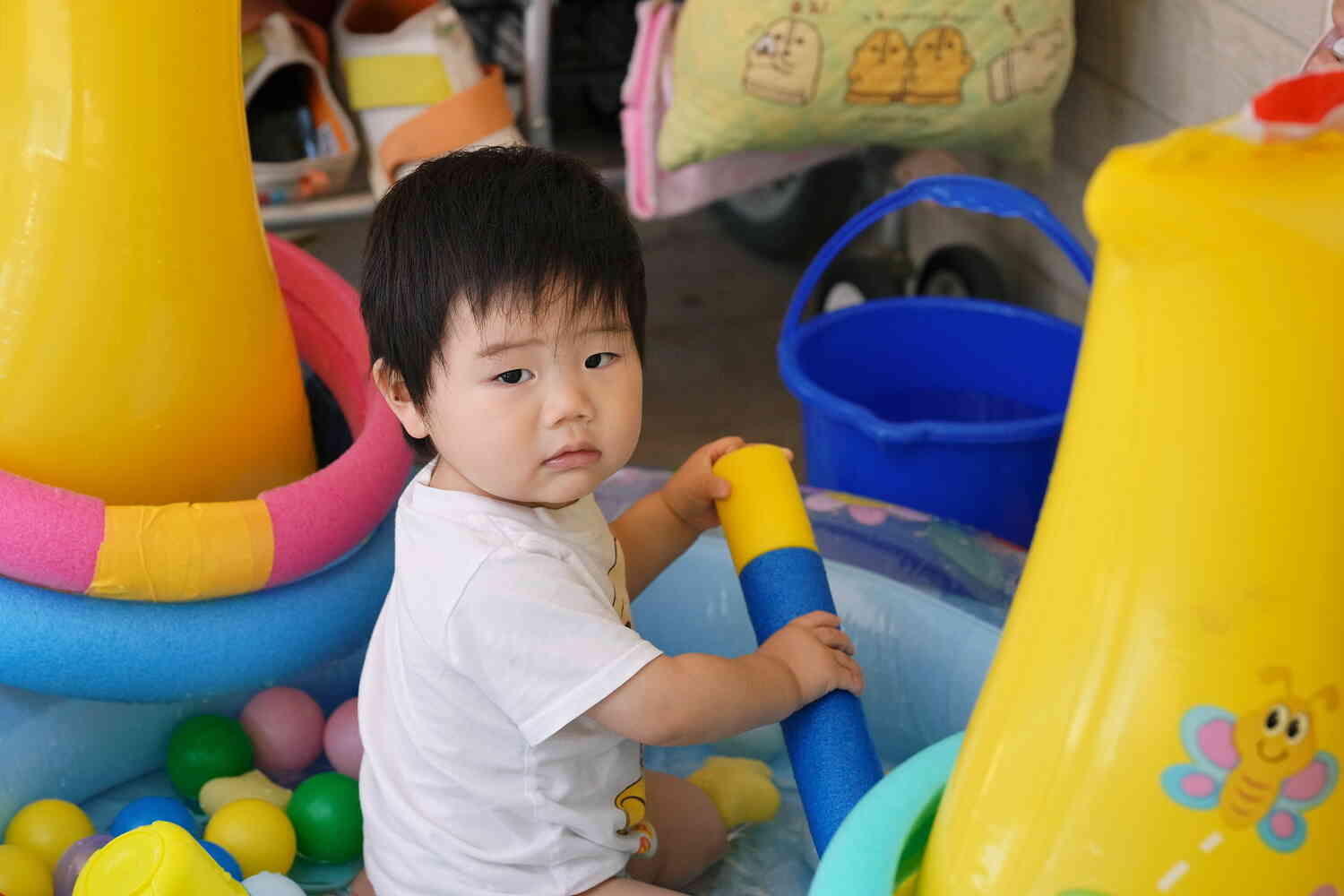 これは何？お水が出てきたよ！おもしろーい！