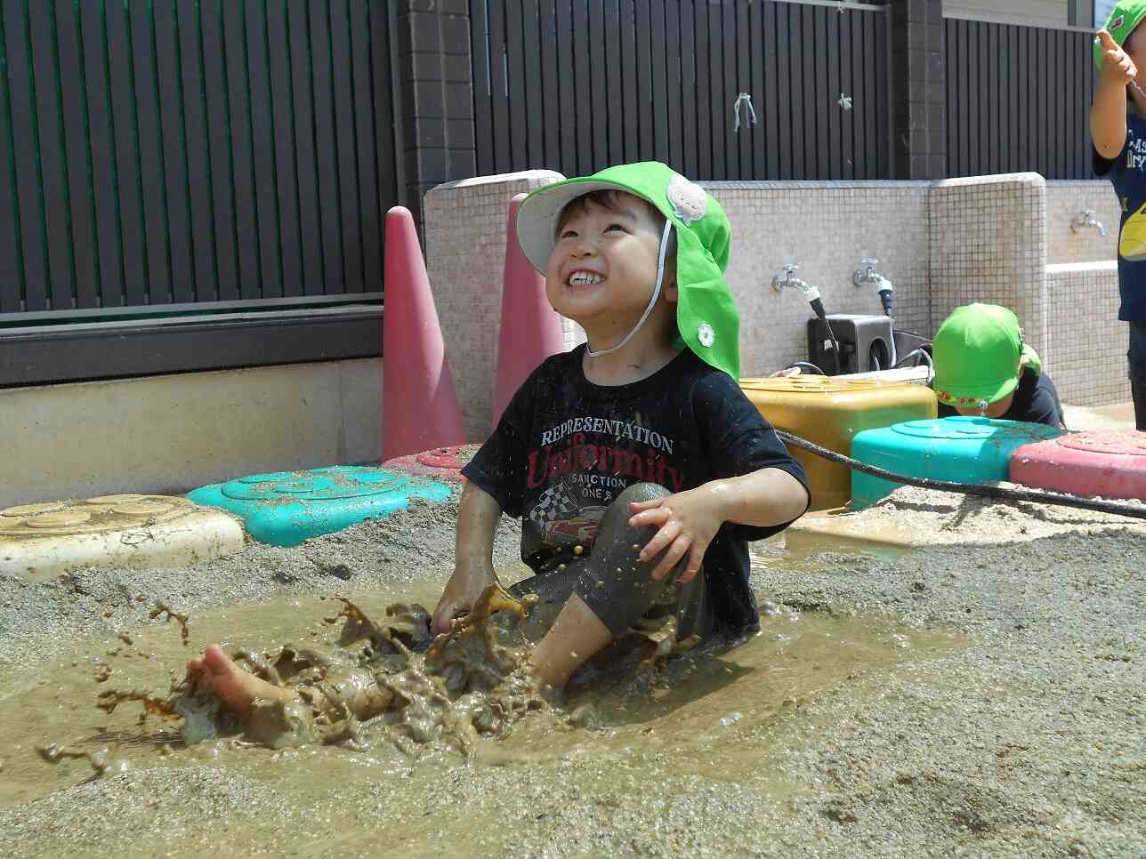 夏の遊びを楽しみました！（2歳児・うさぎ組）