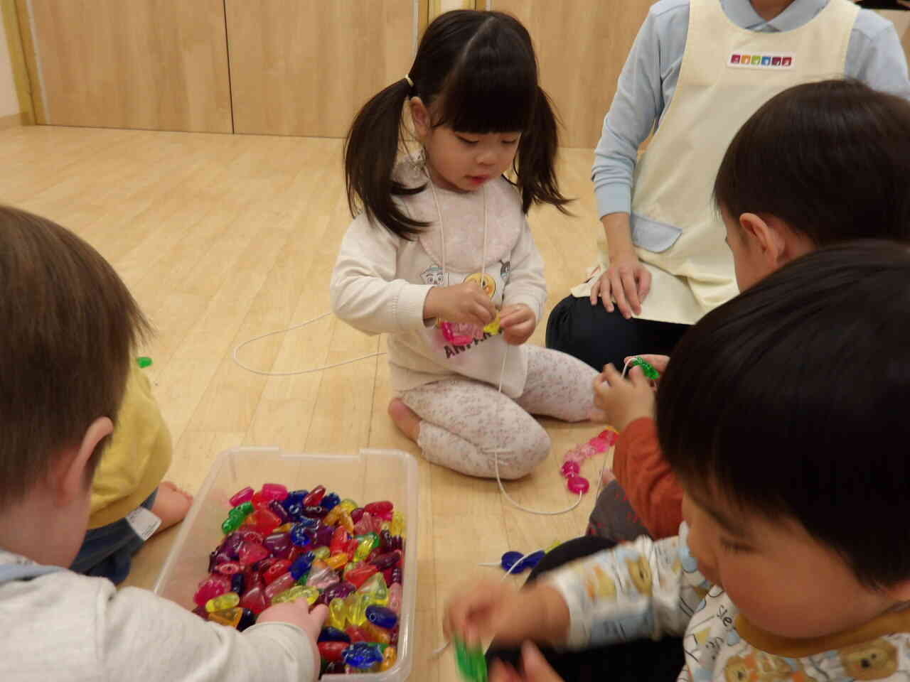 ひも通し♬～1歳児～