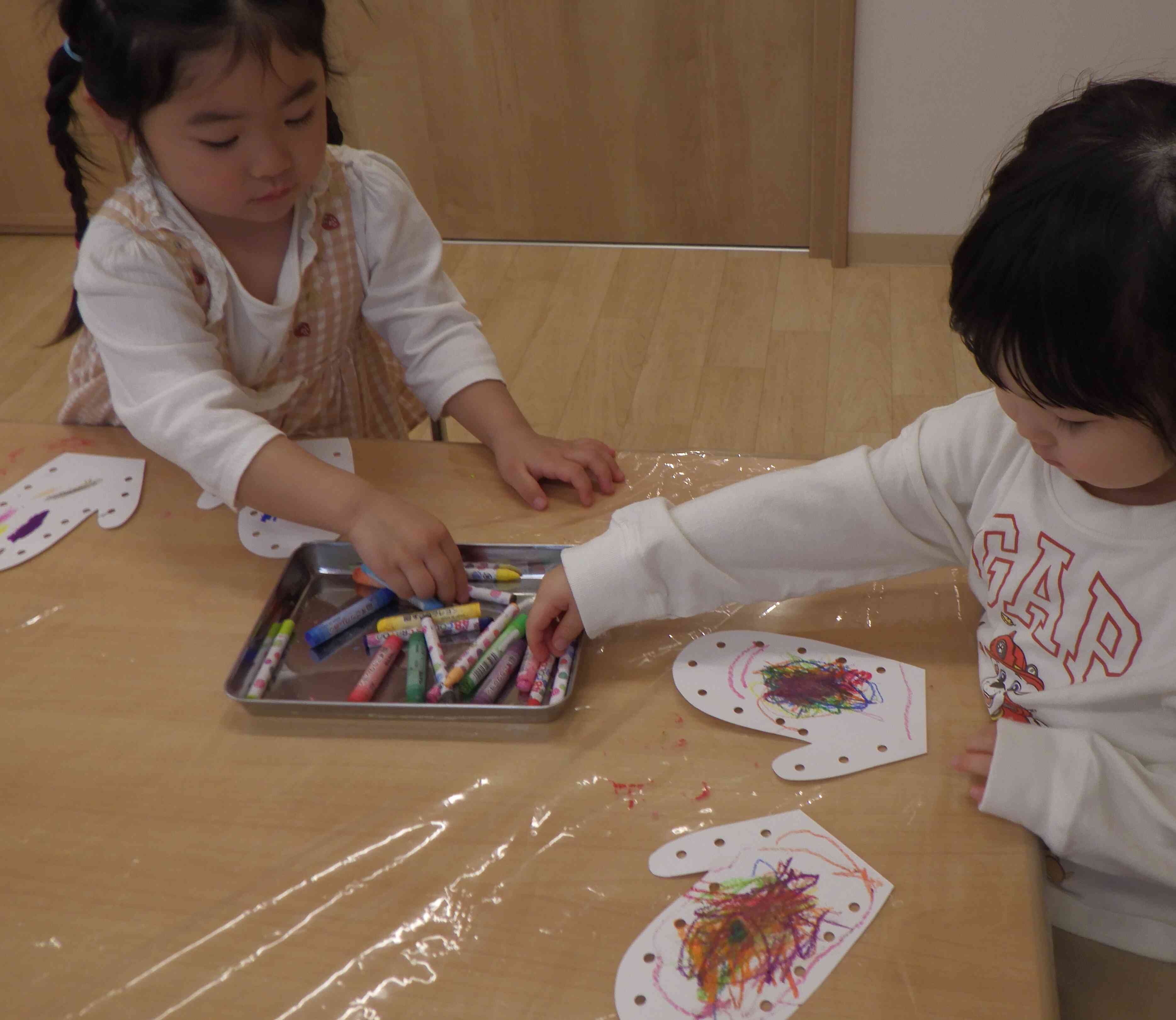 てぶくろ製作～２歳児クラス～