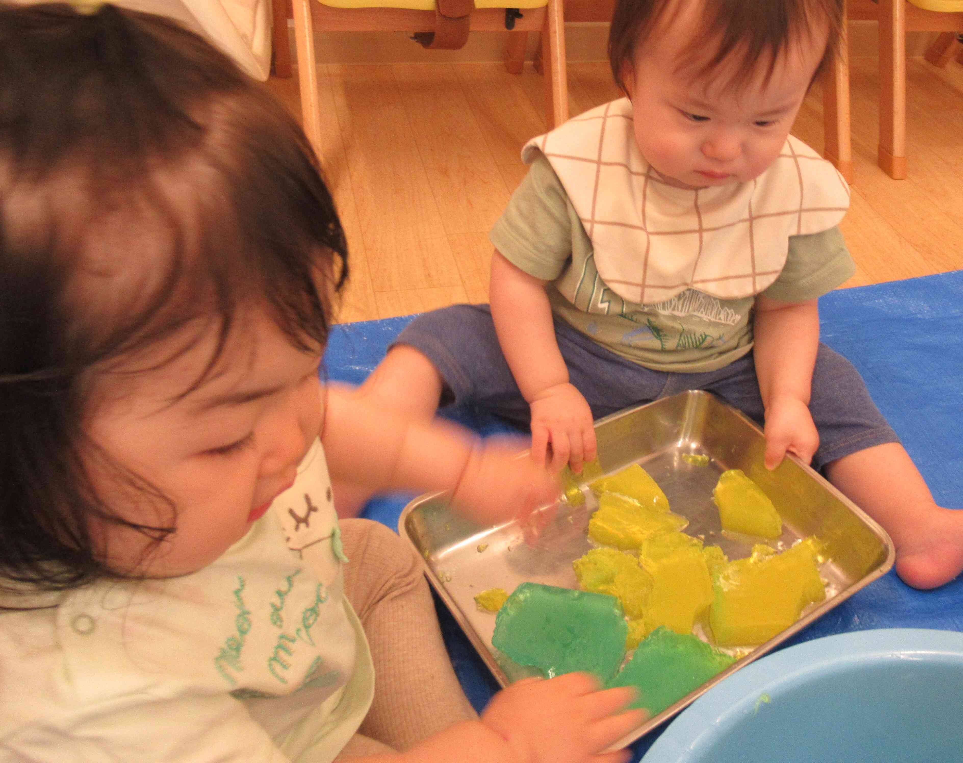 寒天の感触遊び～０歳児～