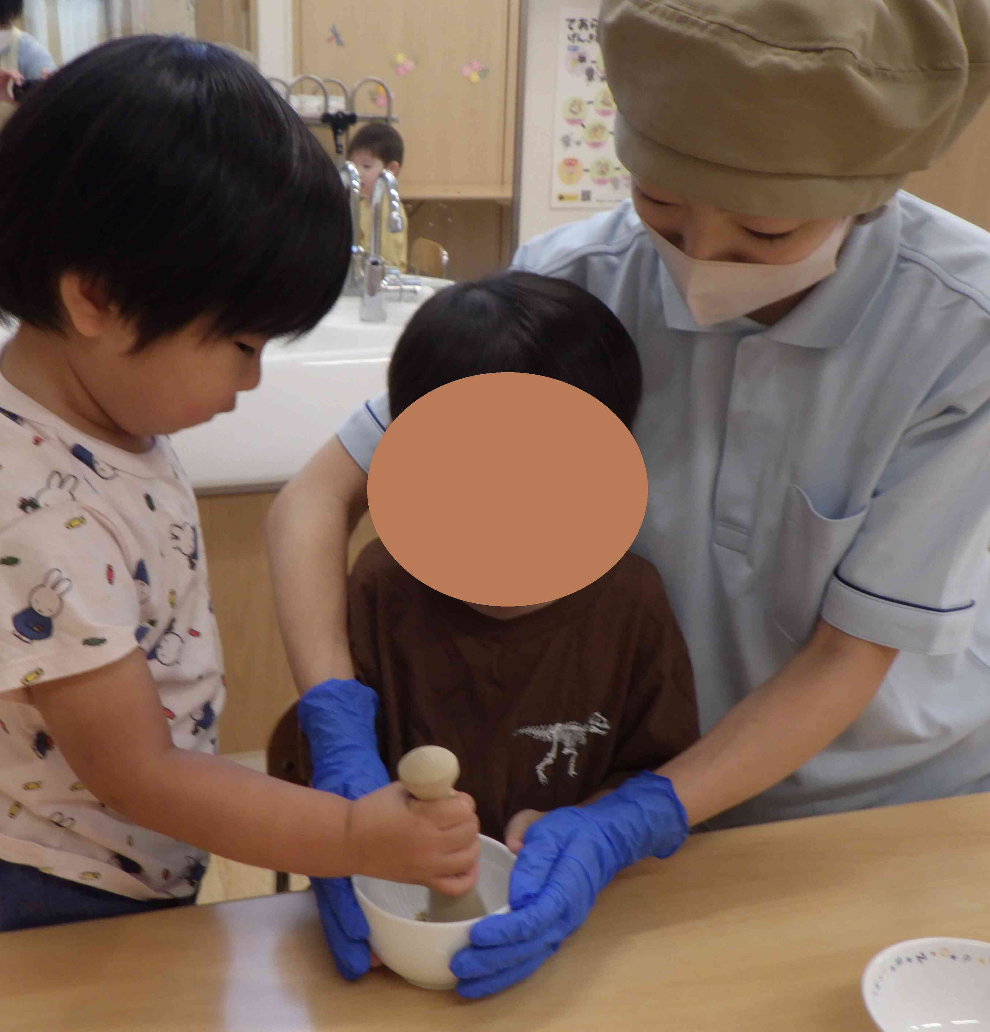 ふりかけ作り～２歳児・食育～