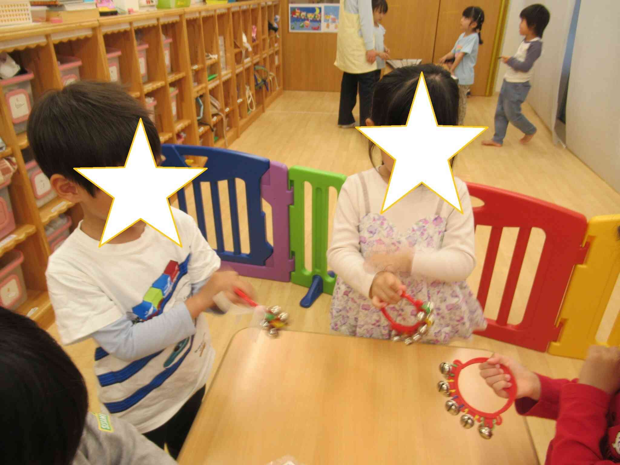 去年発表会で触っていた鈴は、鳴らし方をしっかり覚えていましたよ