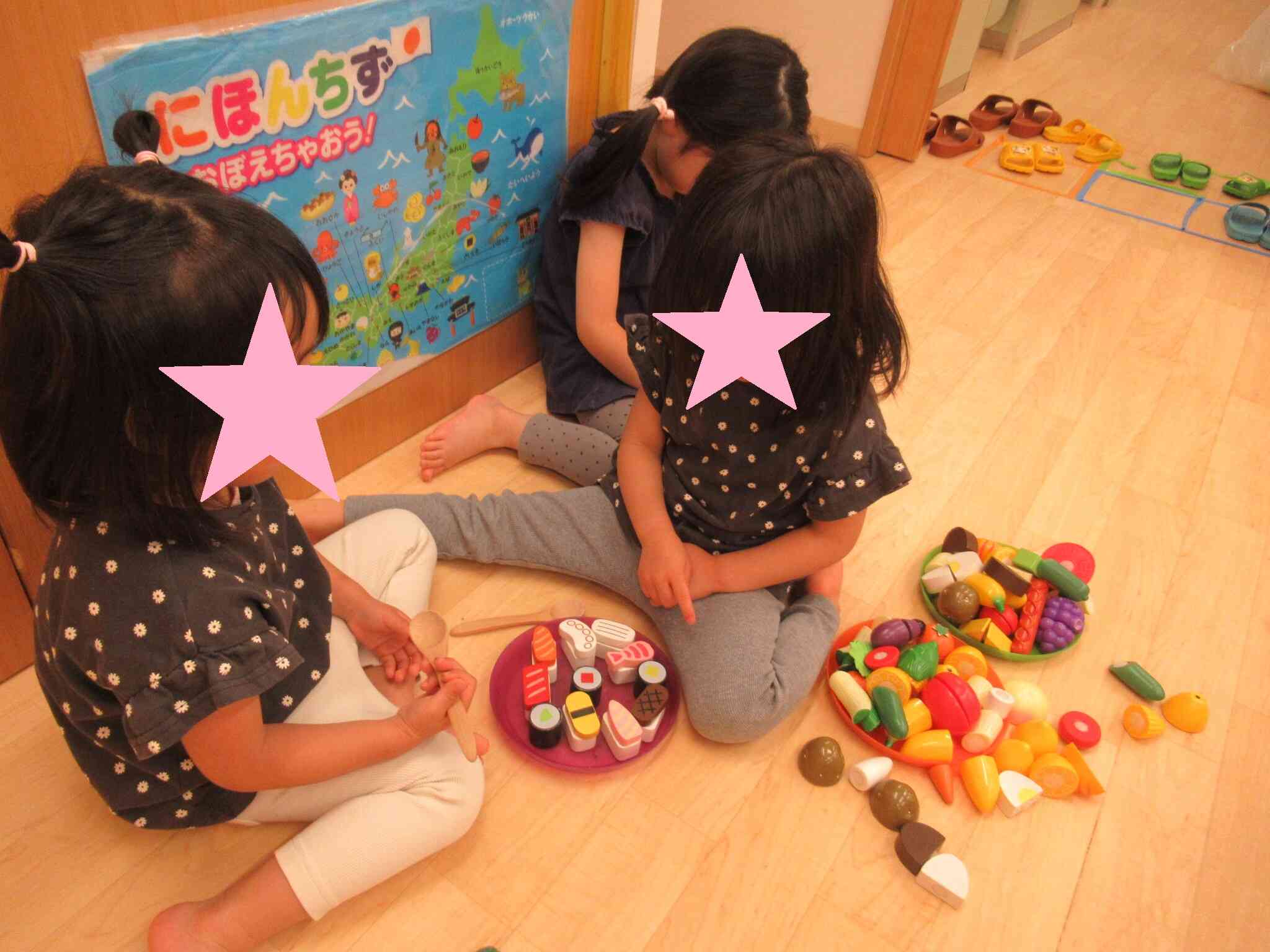 お寿司屋さんですよ♪たくさんどうぞ！