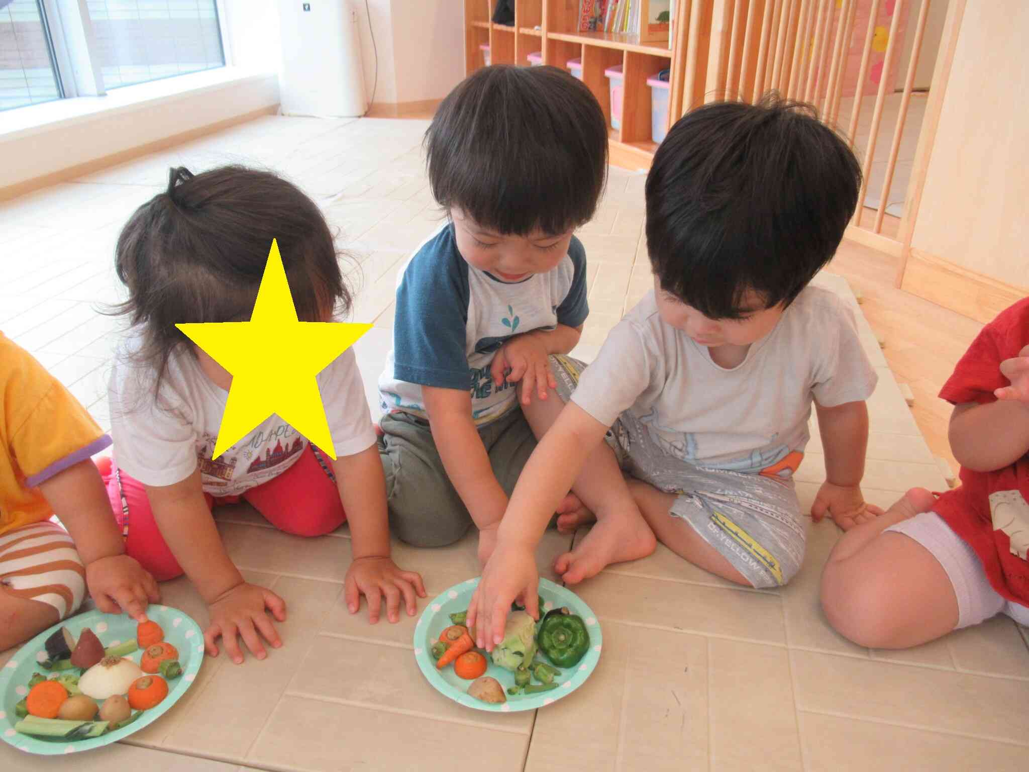 6月　食育（野菜スタンプ）