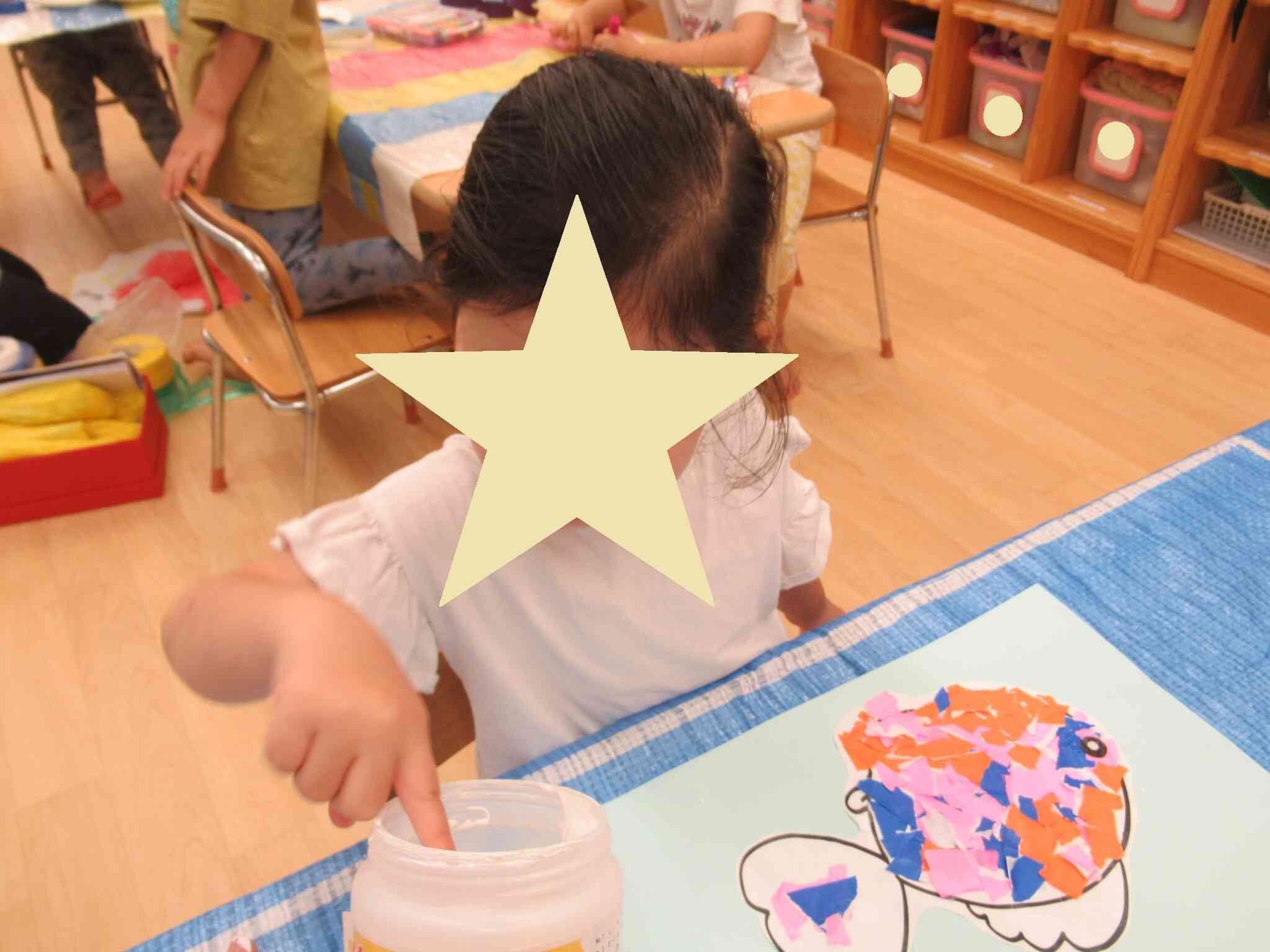 絵の具の感触、気持ちいなぁ。