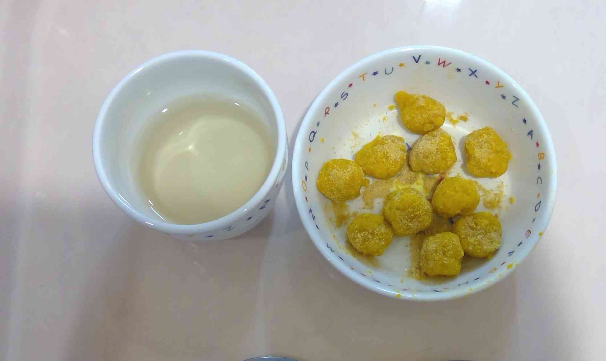 かぼちゃ団子（ココアスコーンの日は後期食の子がお休みだったのでかぼちゃ団子をご紹介します！）