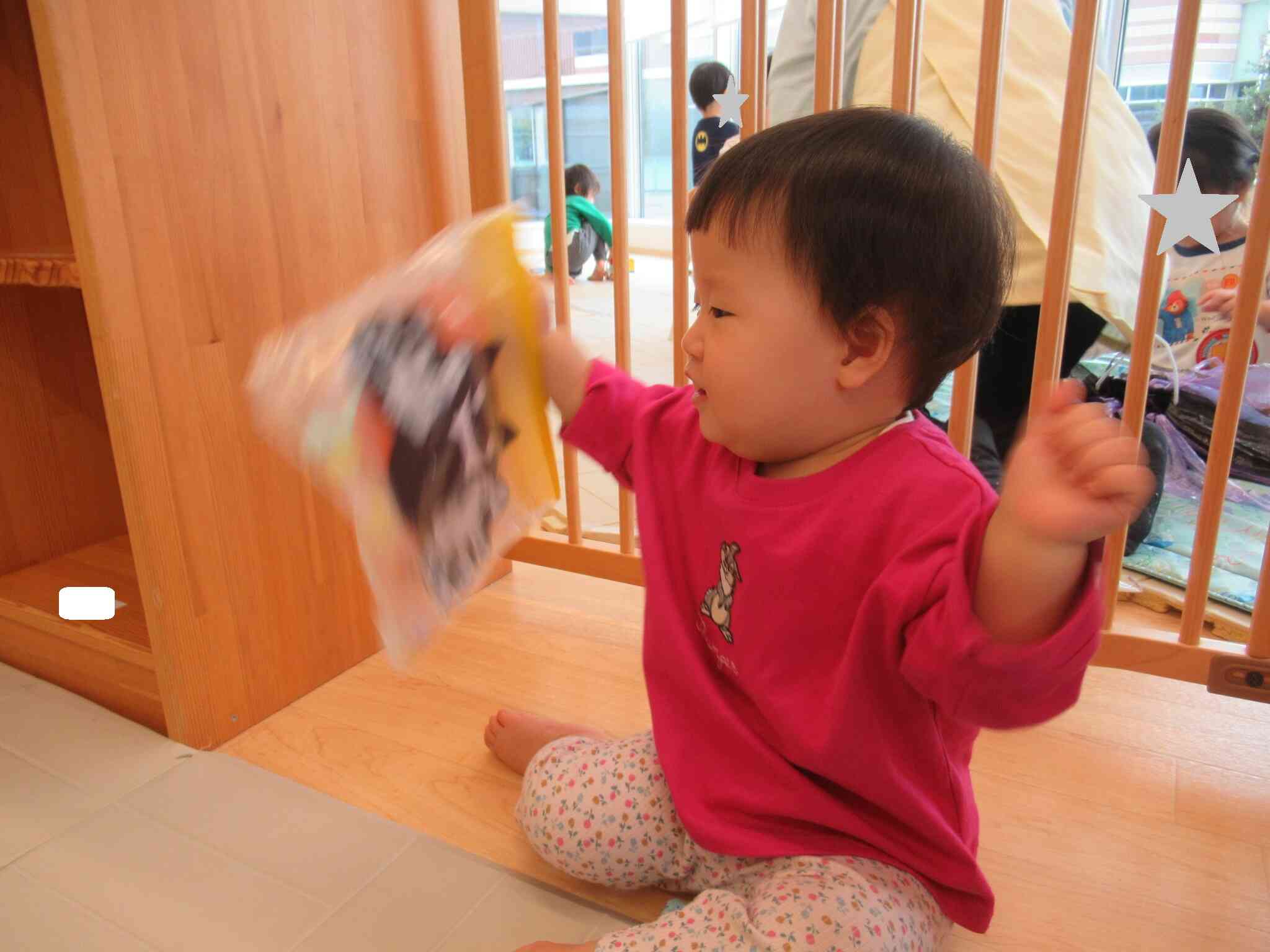 ハロウィンのバック、シャカシャカたのしいね！(センサリーバックのようになっています)