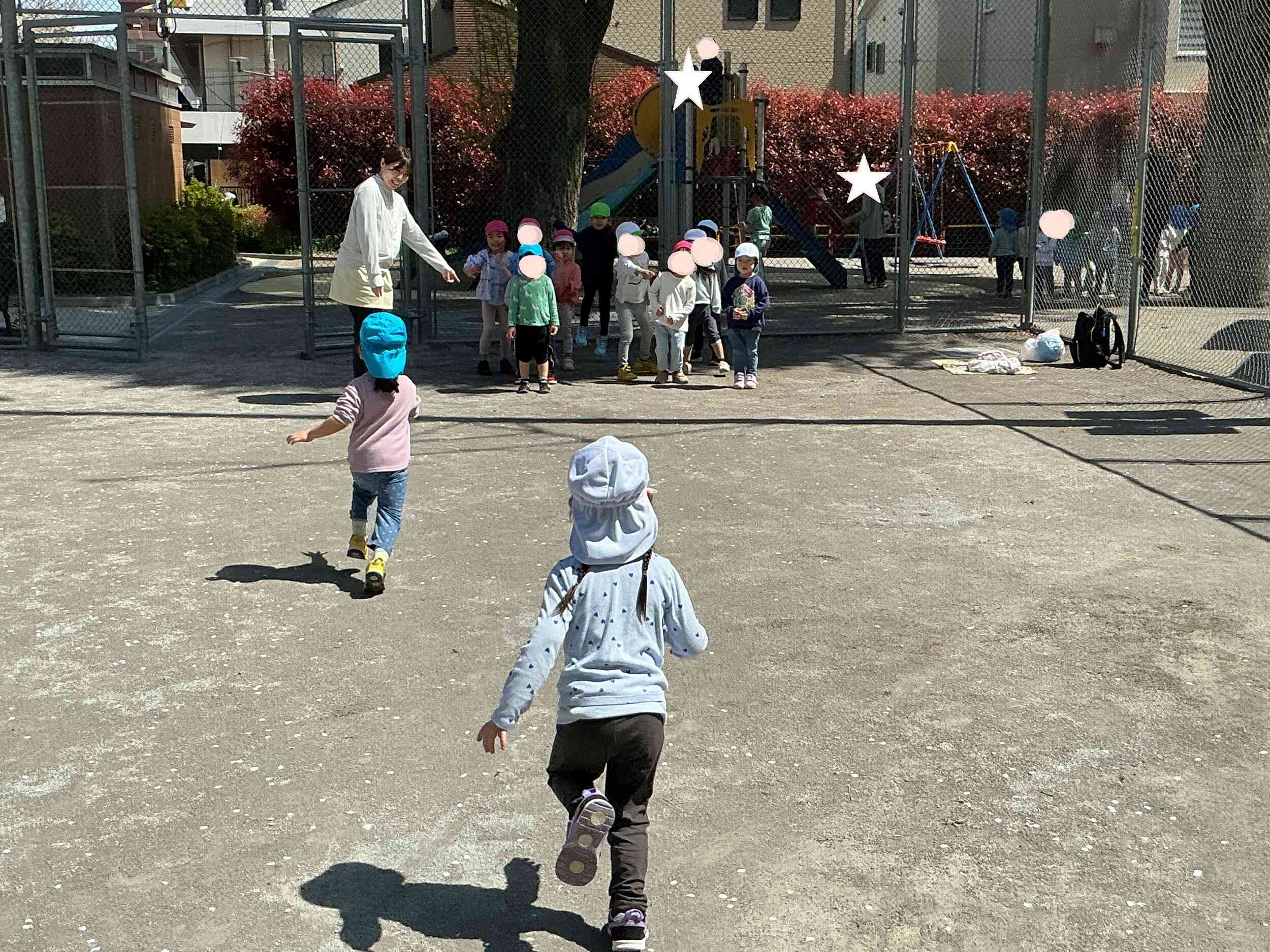 3クラスでリレーをしました!一生懸命走っていました☆