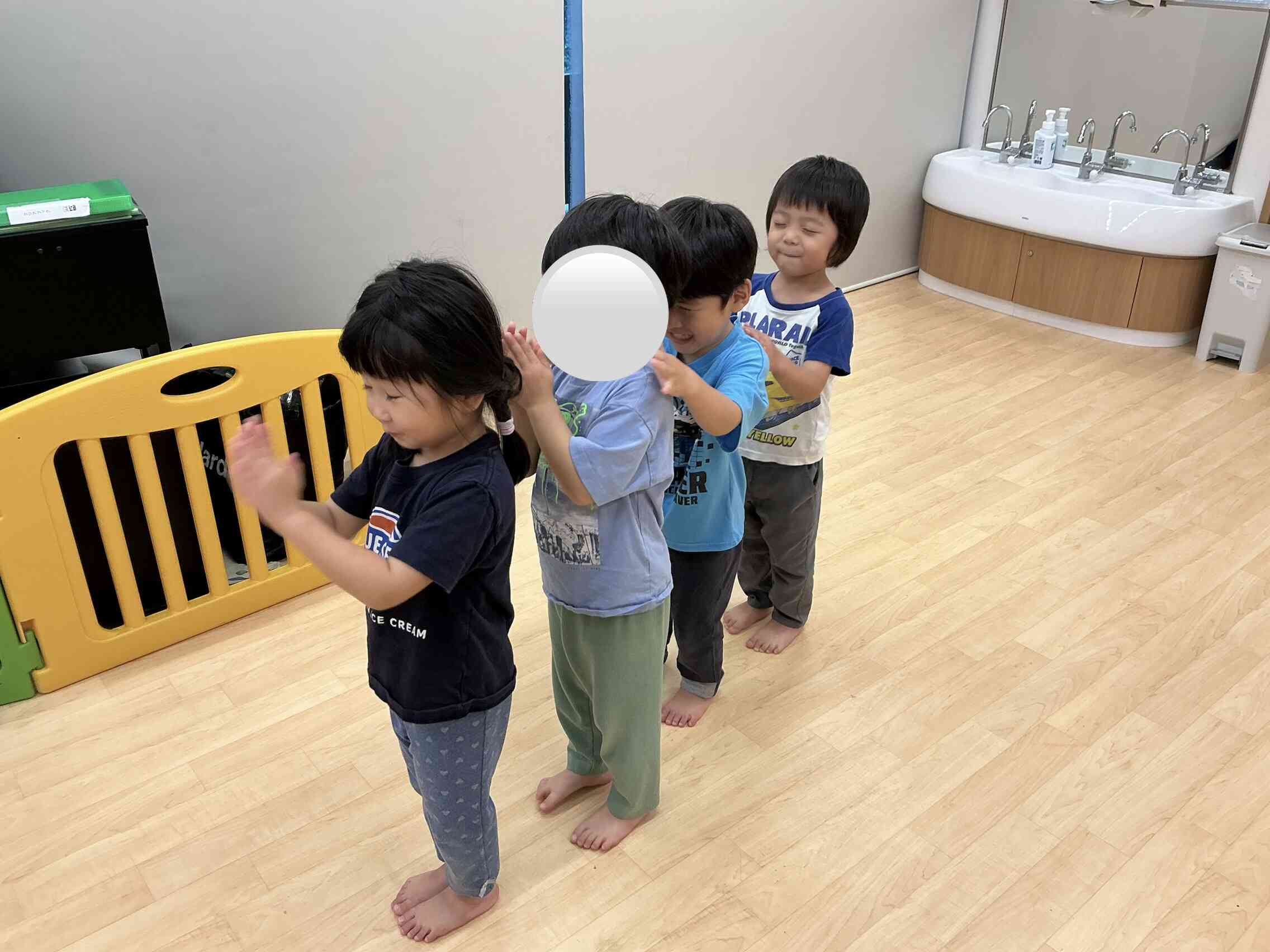 目を閉じて、ピアノの音に全集中！