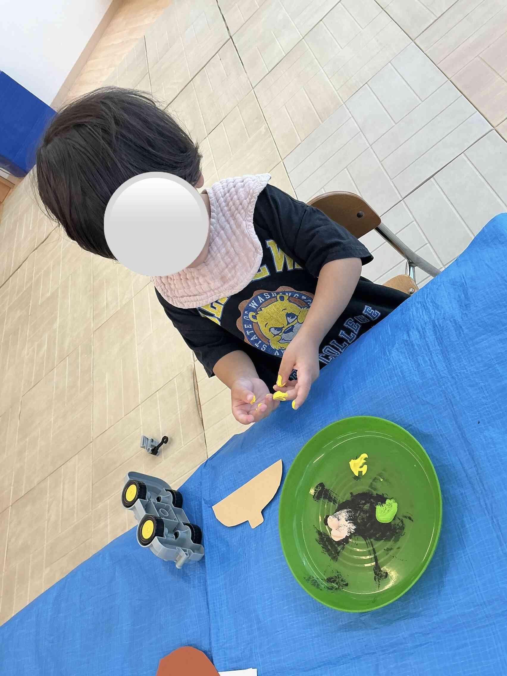 絵の具の感触大好き⭐︎