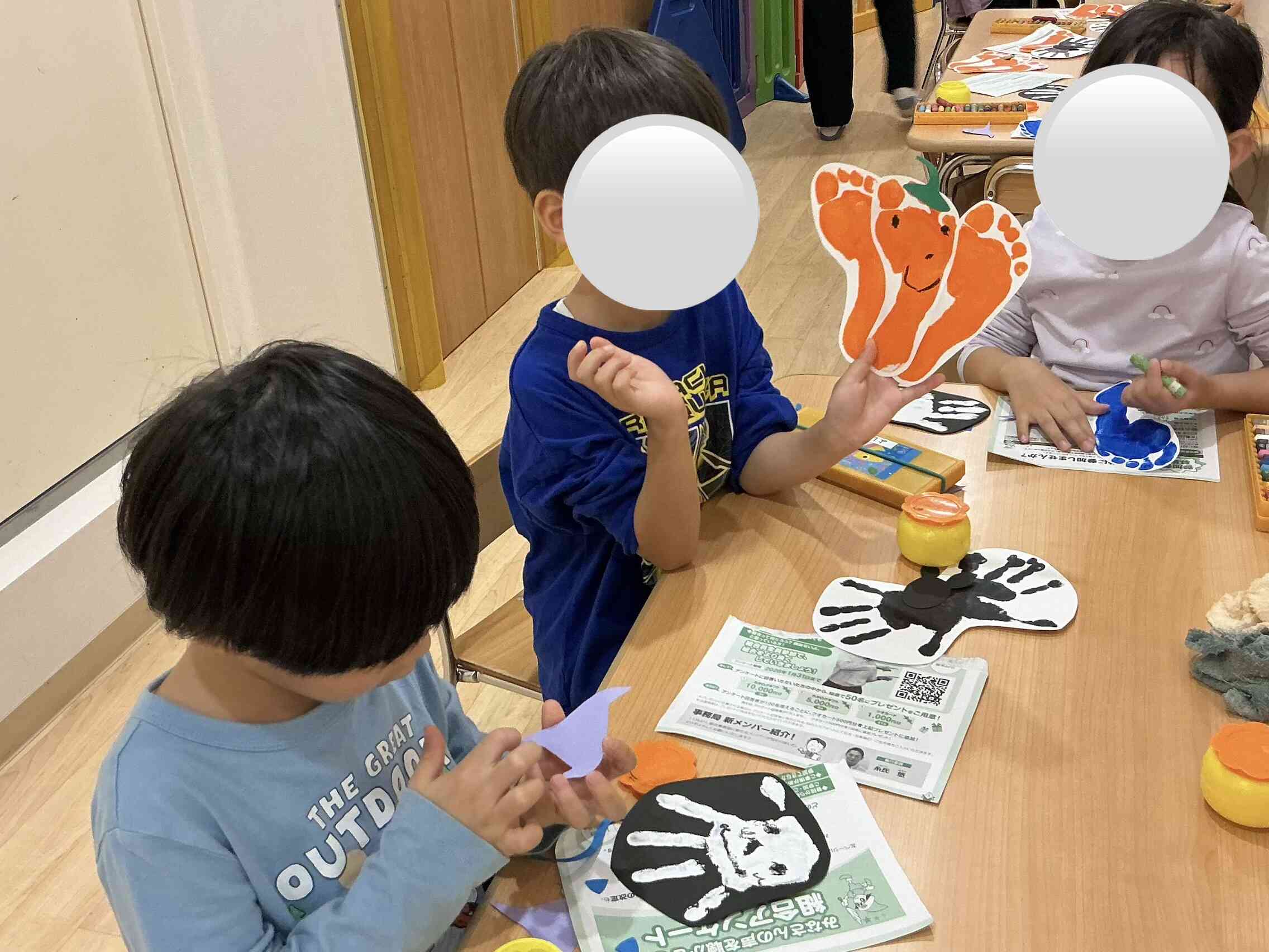 顔を描いてジャックオーランタンの完成☆
