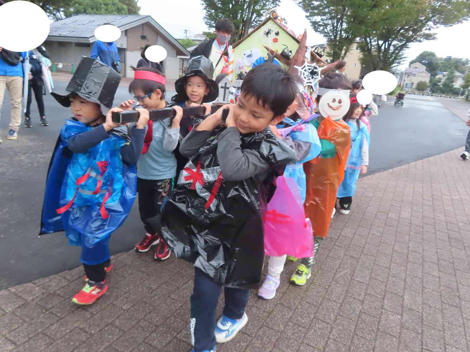 今年はハロウィンをテーマにおみこし