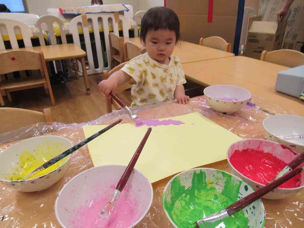 絵の具でぬりぬり