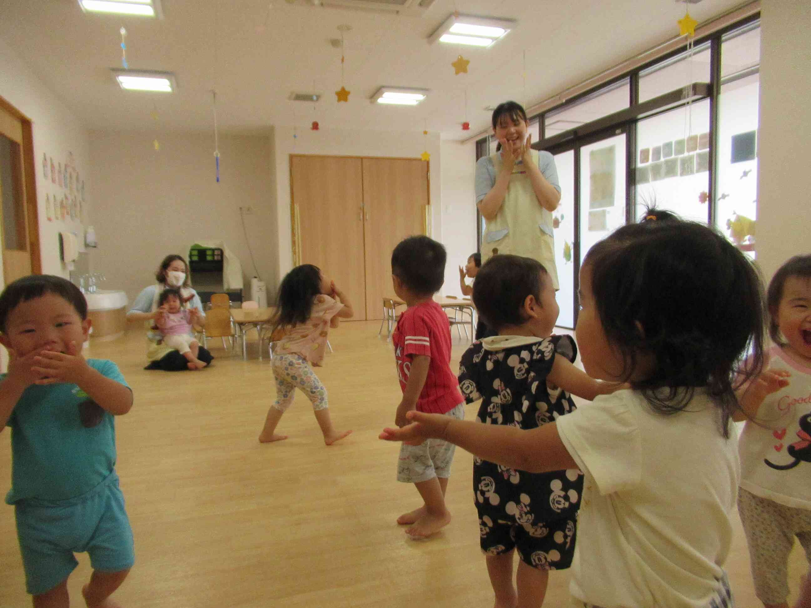 みんなで踊りましょう~♪