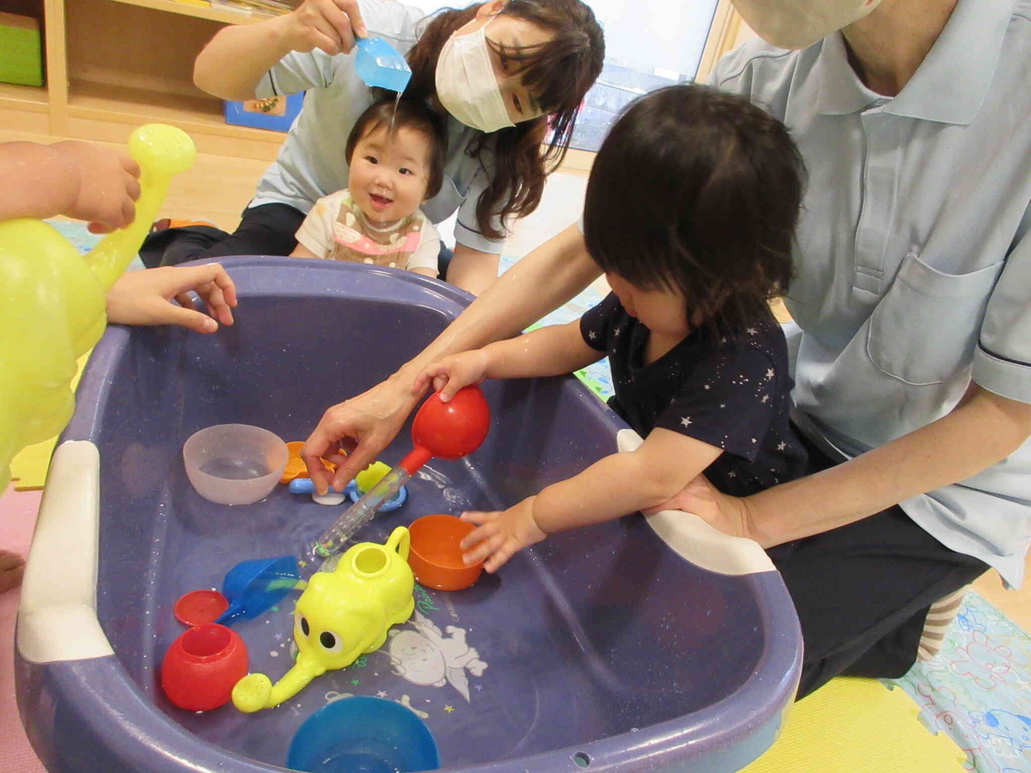 私はこのおもちゃで遊ぼうかな！