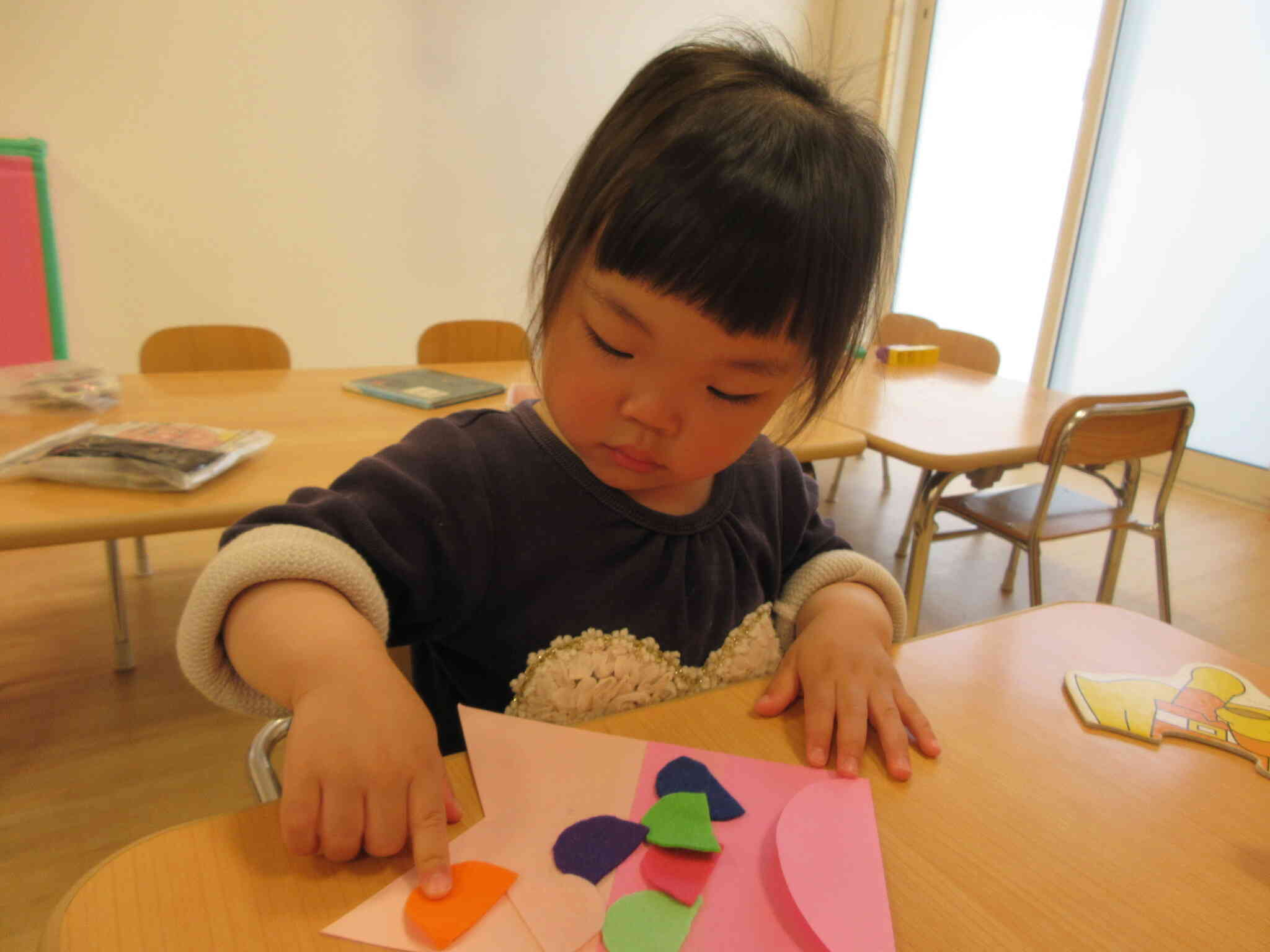 １歳児～フェルトを貼ったよ～