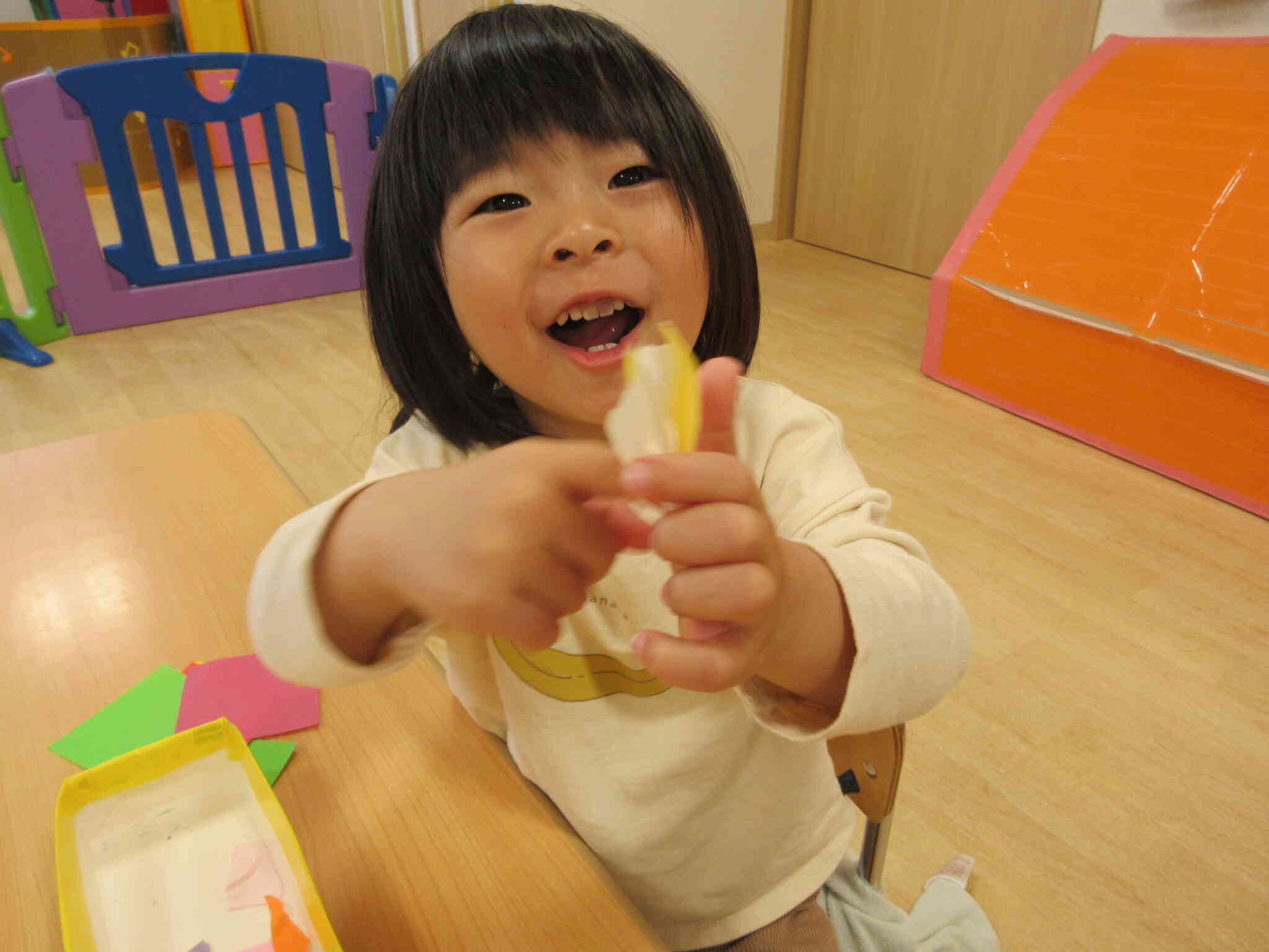 見て見て！小さくちぎったよ！