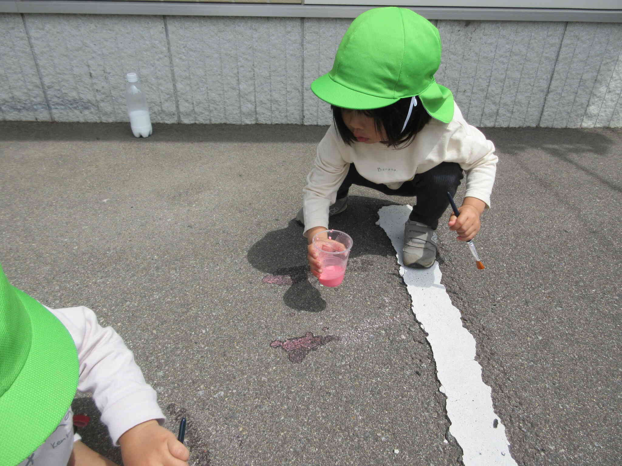 地面にたらしてみようっと！