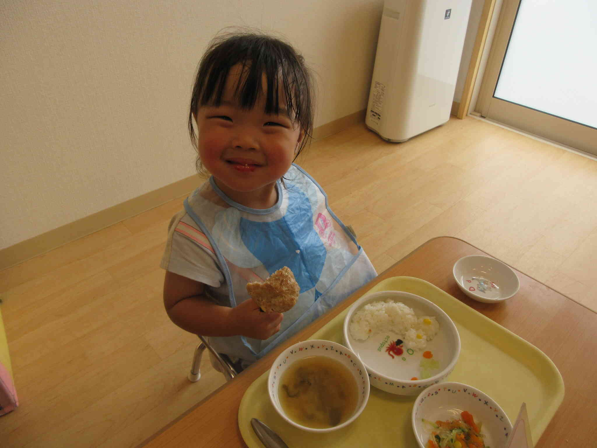 ご飯がカタツムリさん！