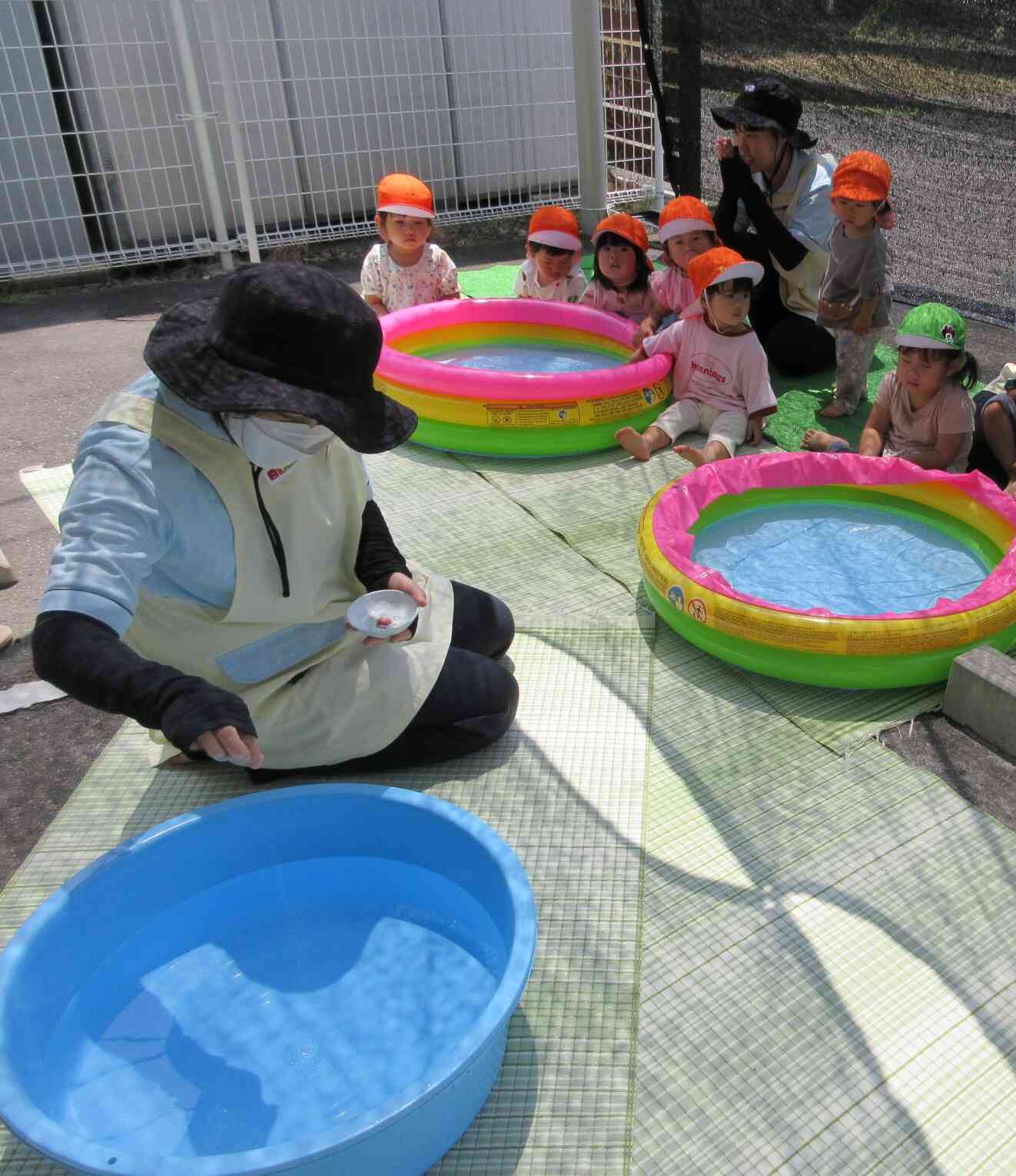 園長先生にお塩をまいてもらったよ。