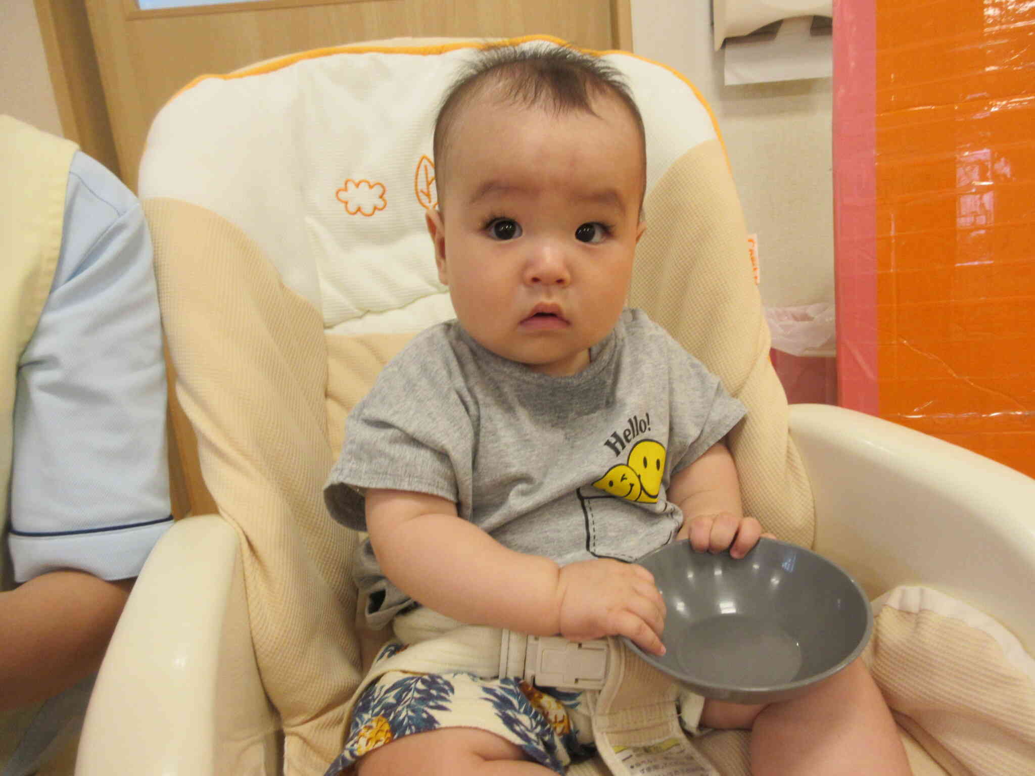 食育～棒寒天を触ってみよう～　０歳児