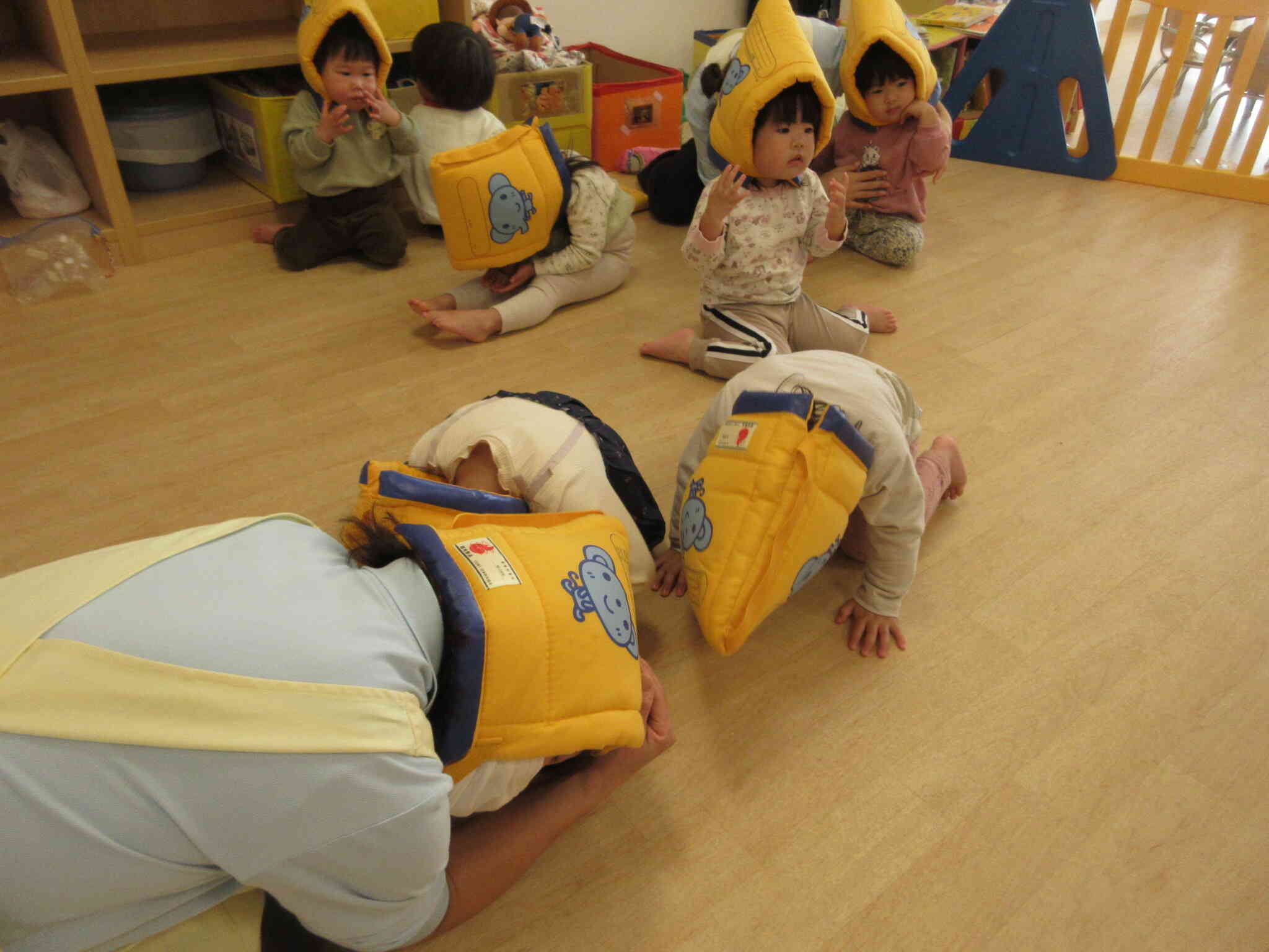 ダンゴムシのポーズ！